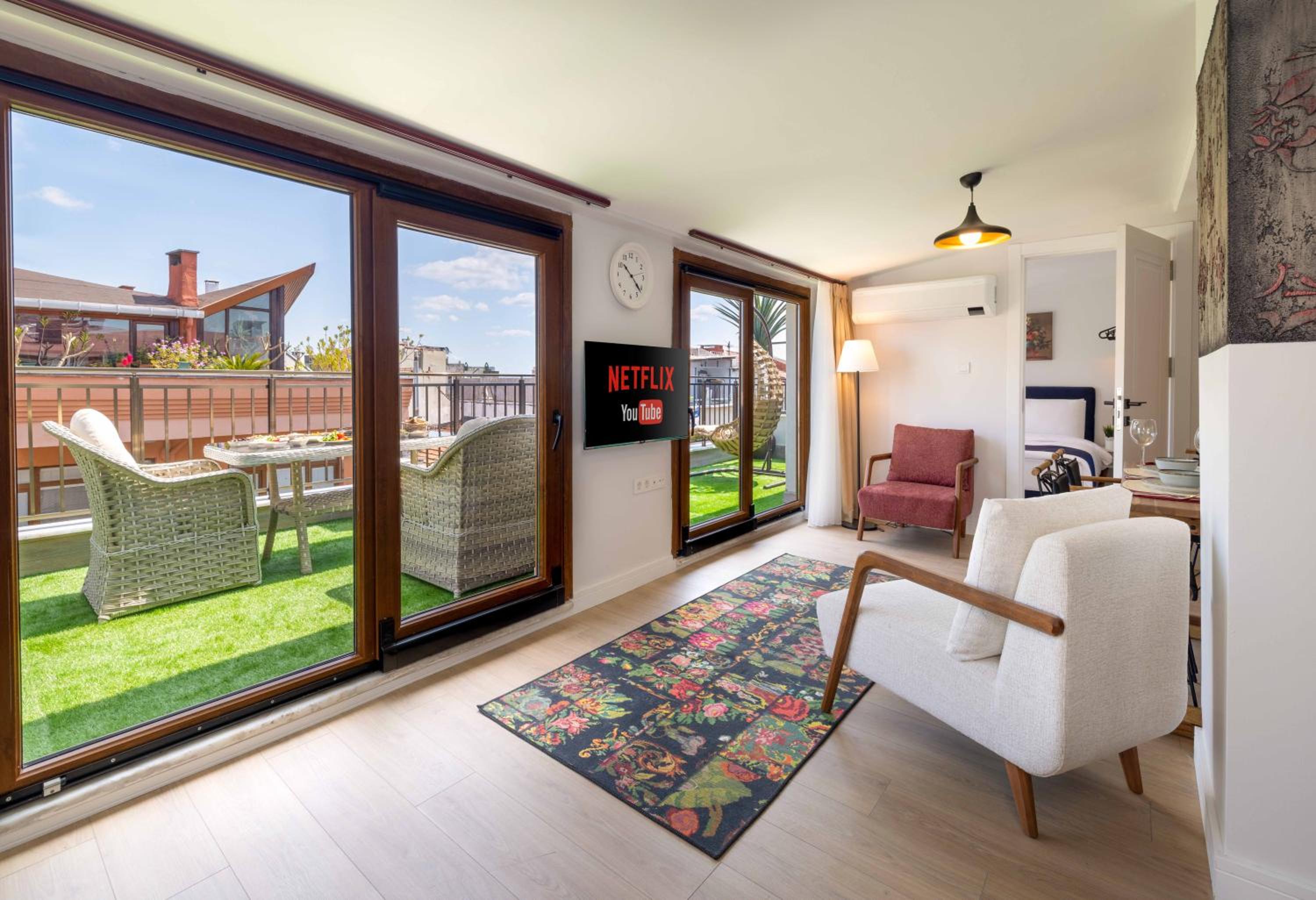 Monnas Suite - Image 64