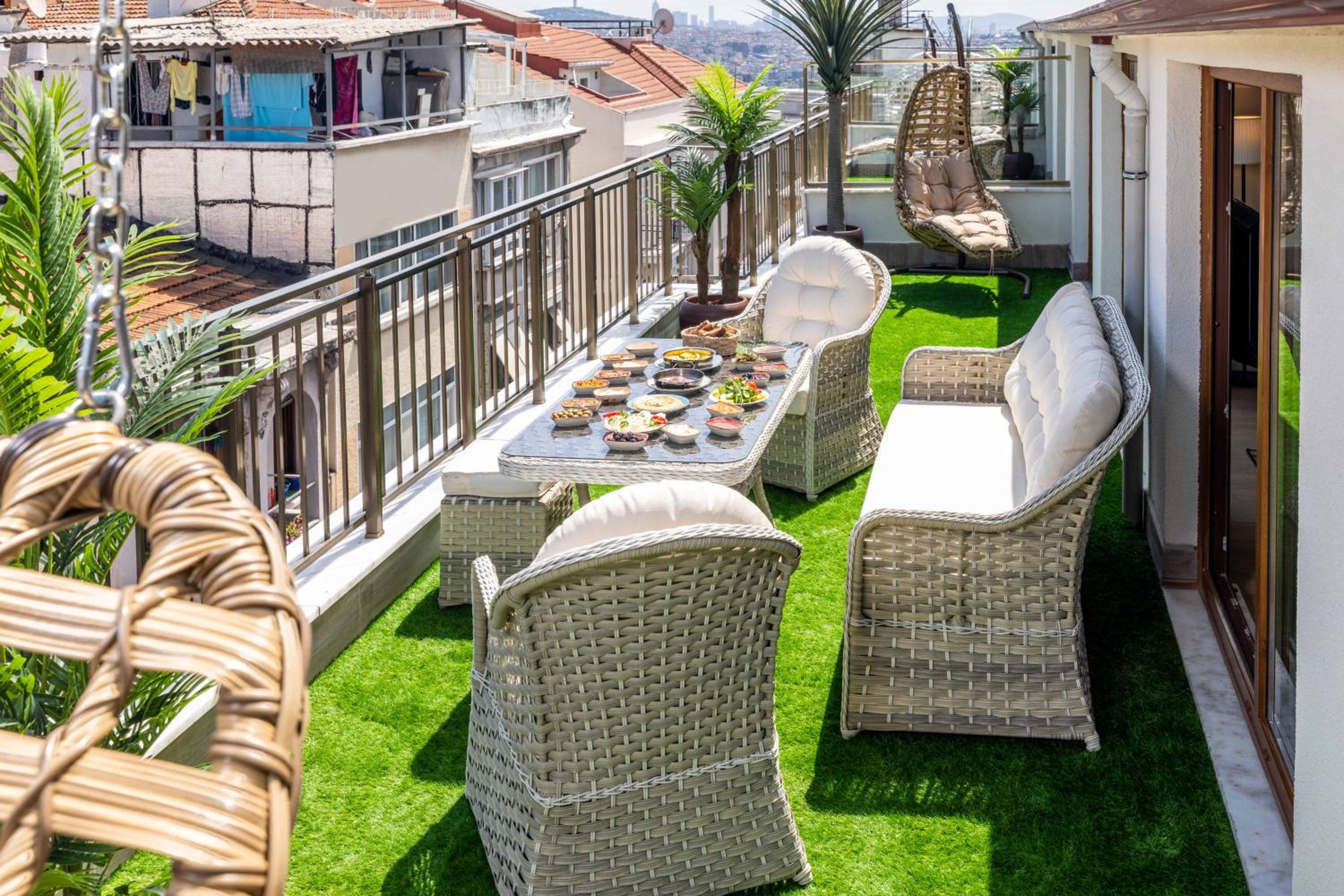 Monnas Suite - Image 61