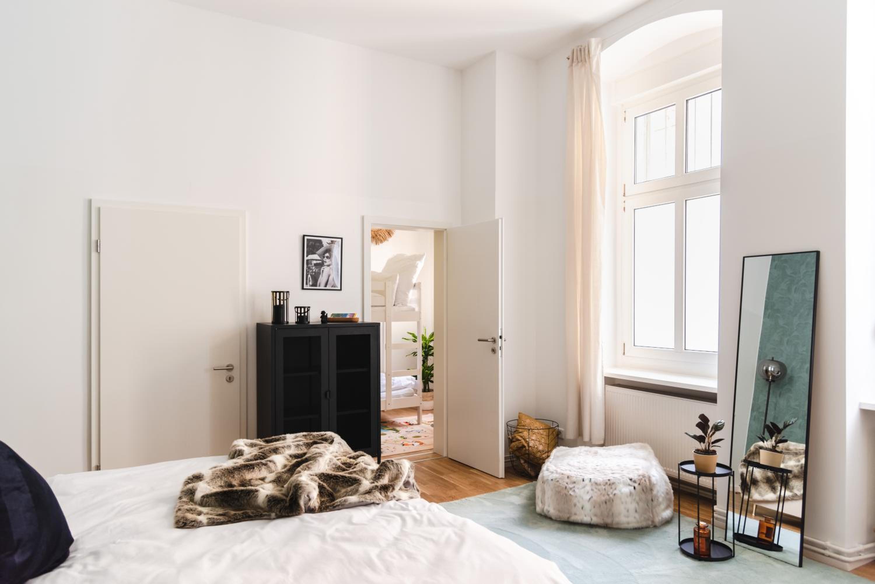 165m2 Downtown Family Suite 5BR, 3Bath, kids room, 11min Alexanderplatz