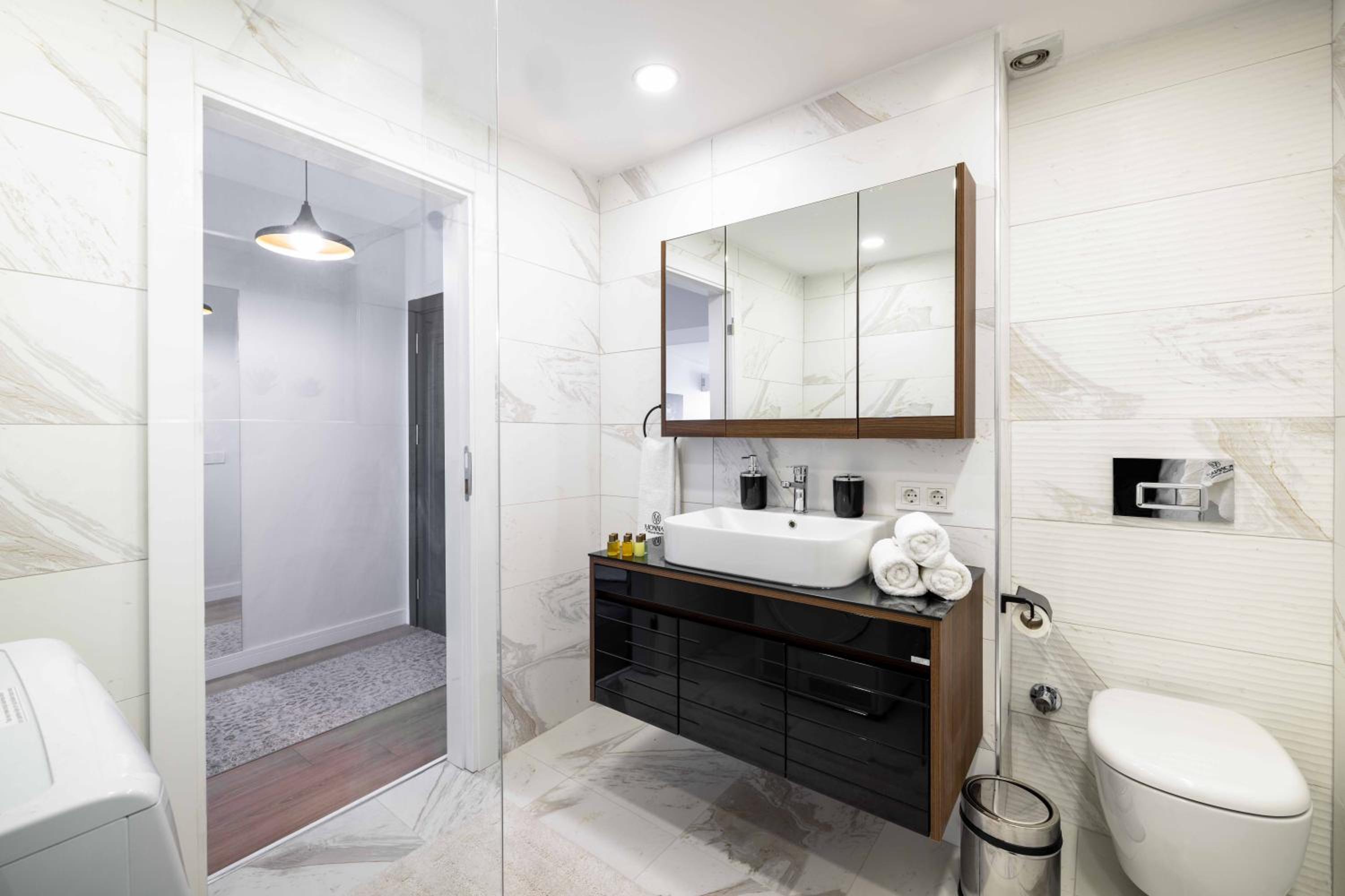 Monnas Suite - Image 70