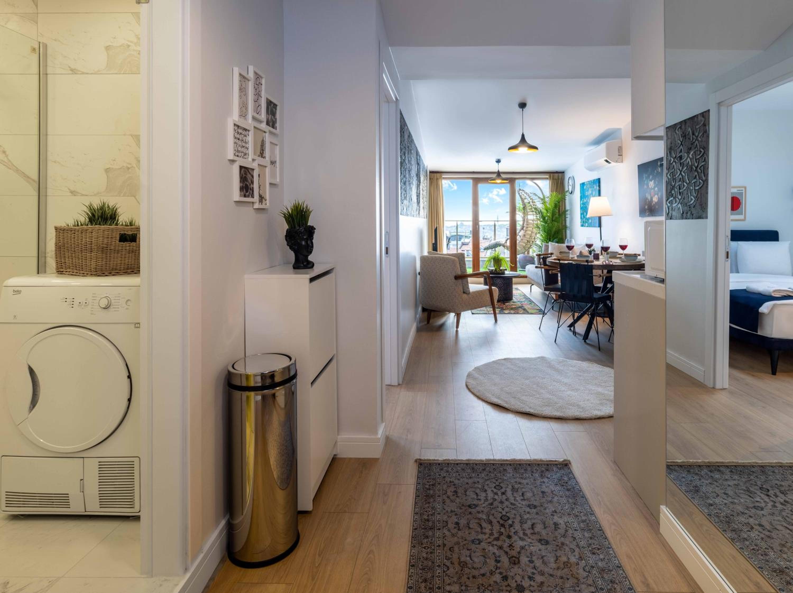 Monnas Suite - Image 151