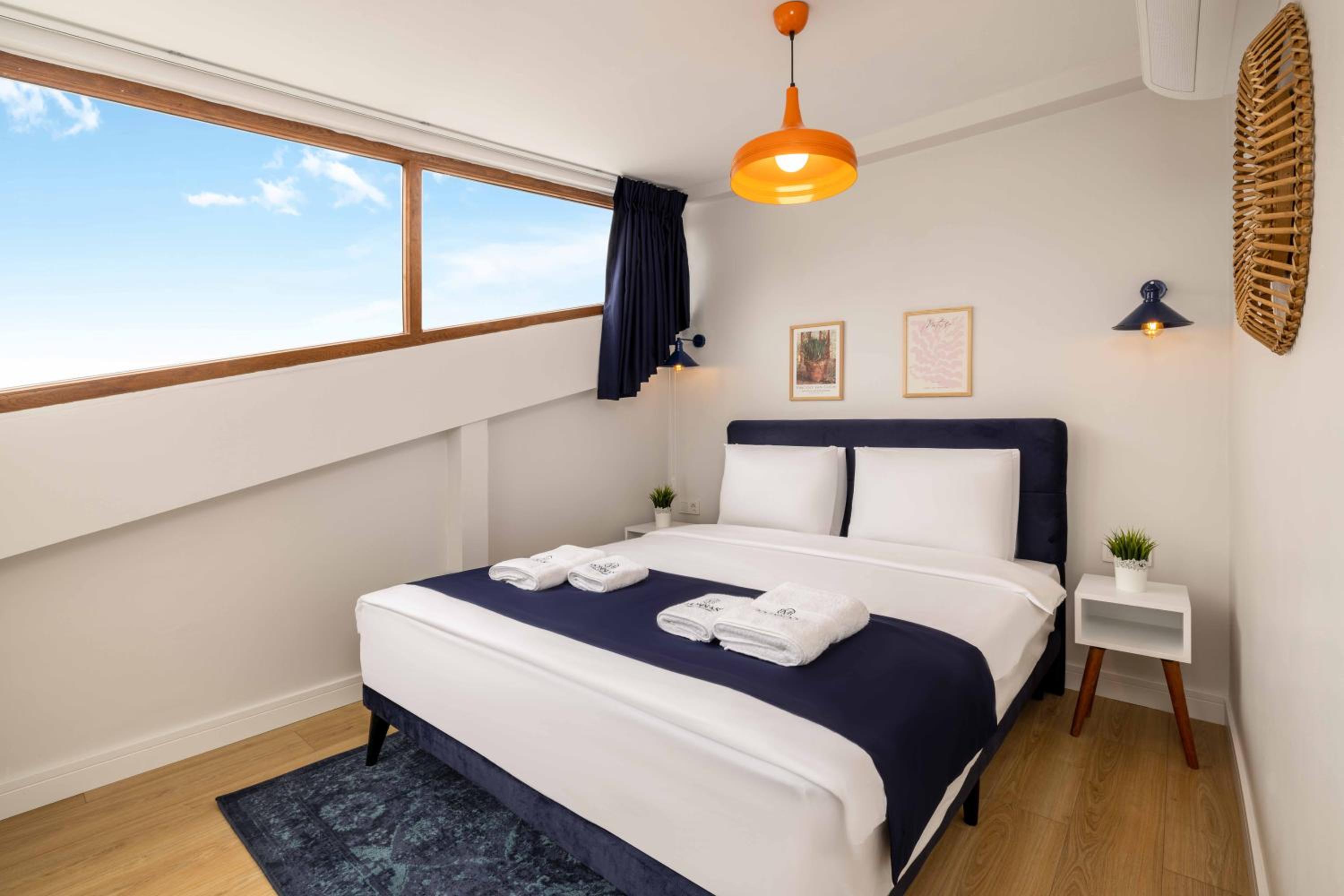 Monnas Suite - Image 153