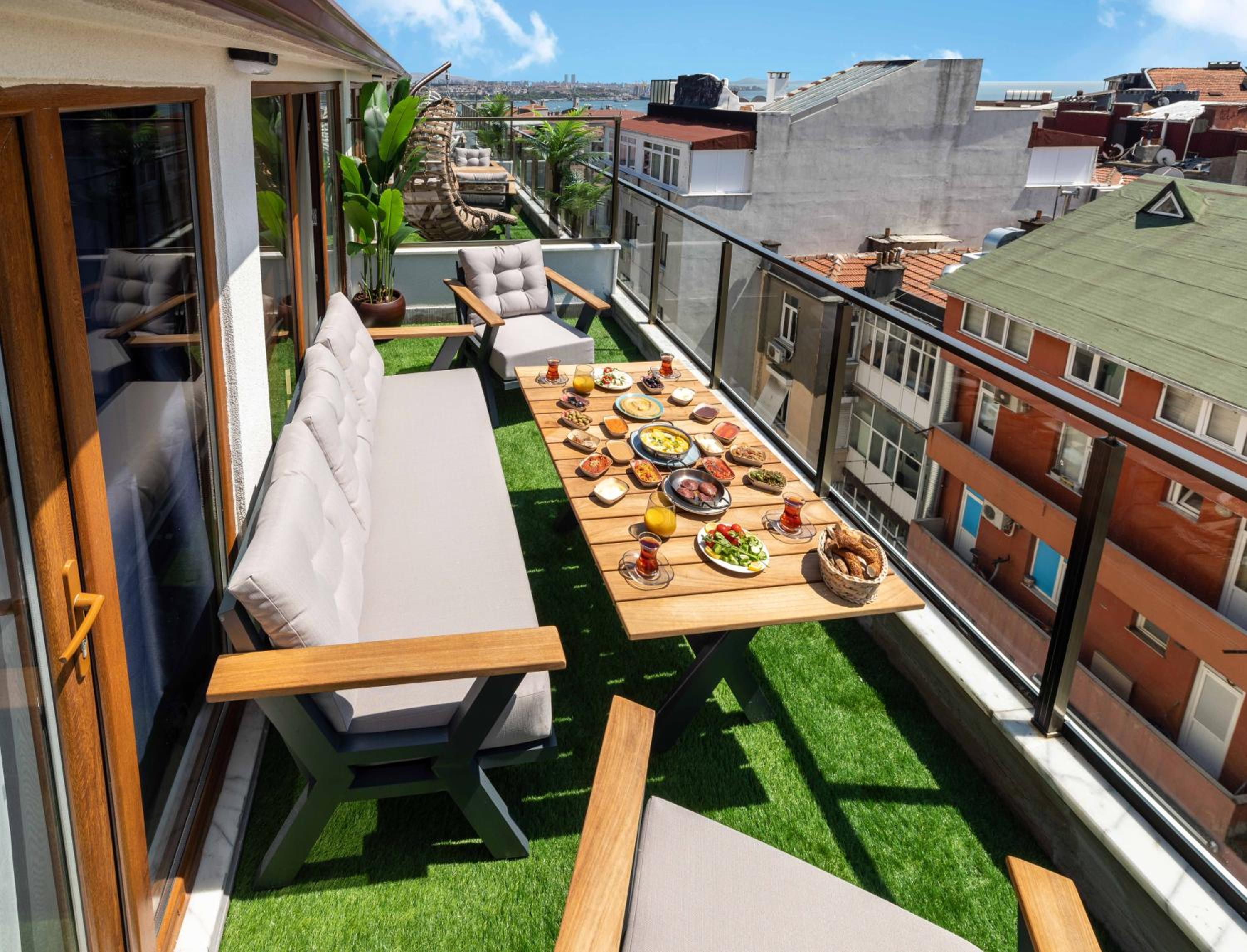 Monnas Suite - Image 67