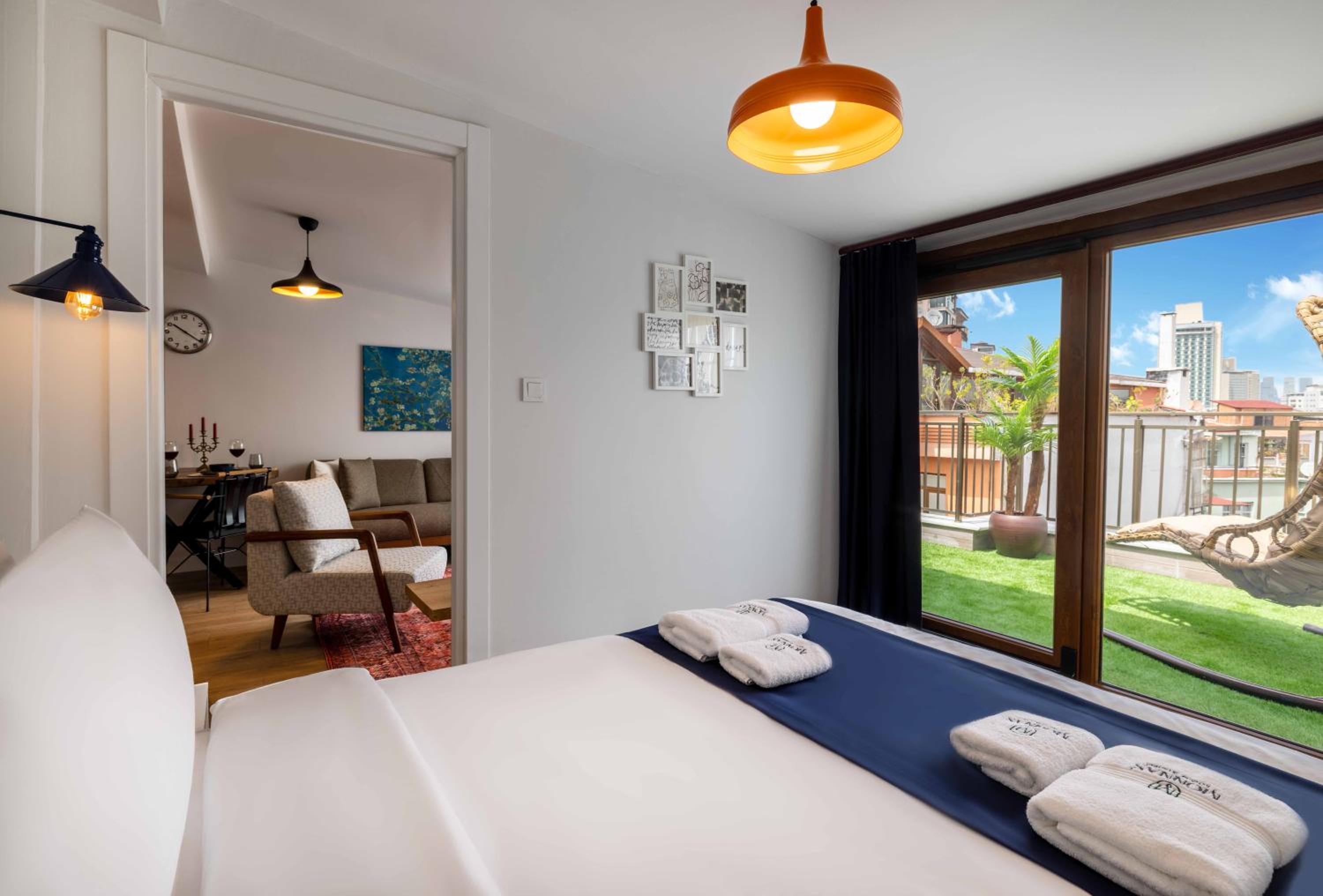 Monnas Suite - Image 158