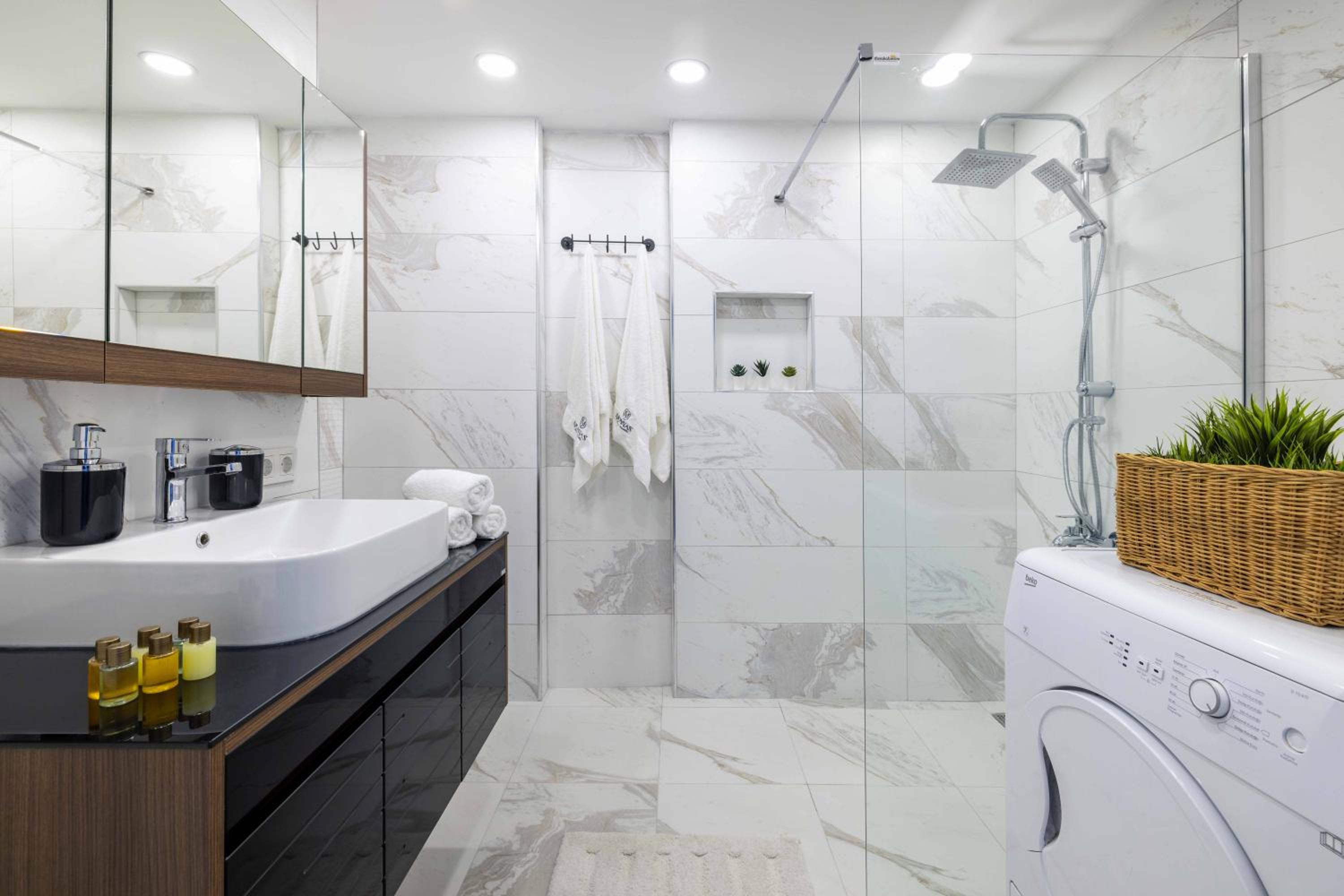 Monnas Suite - Image 160