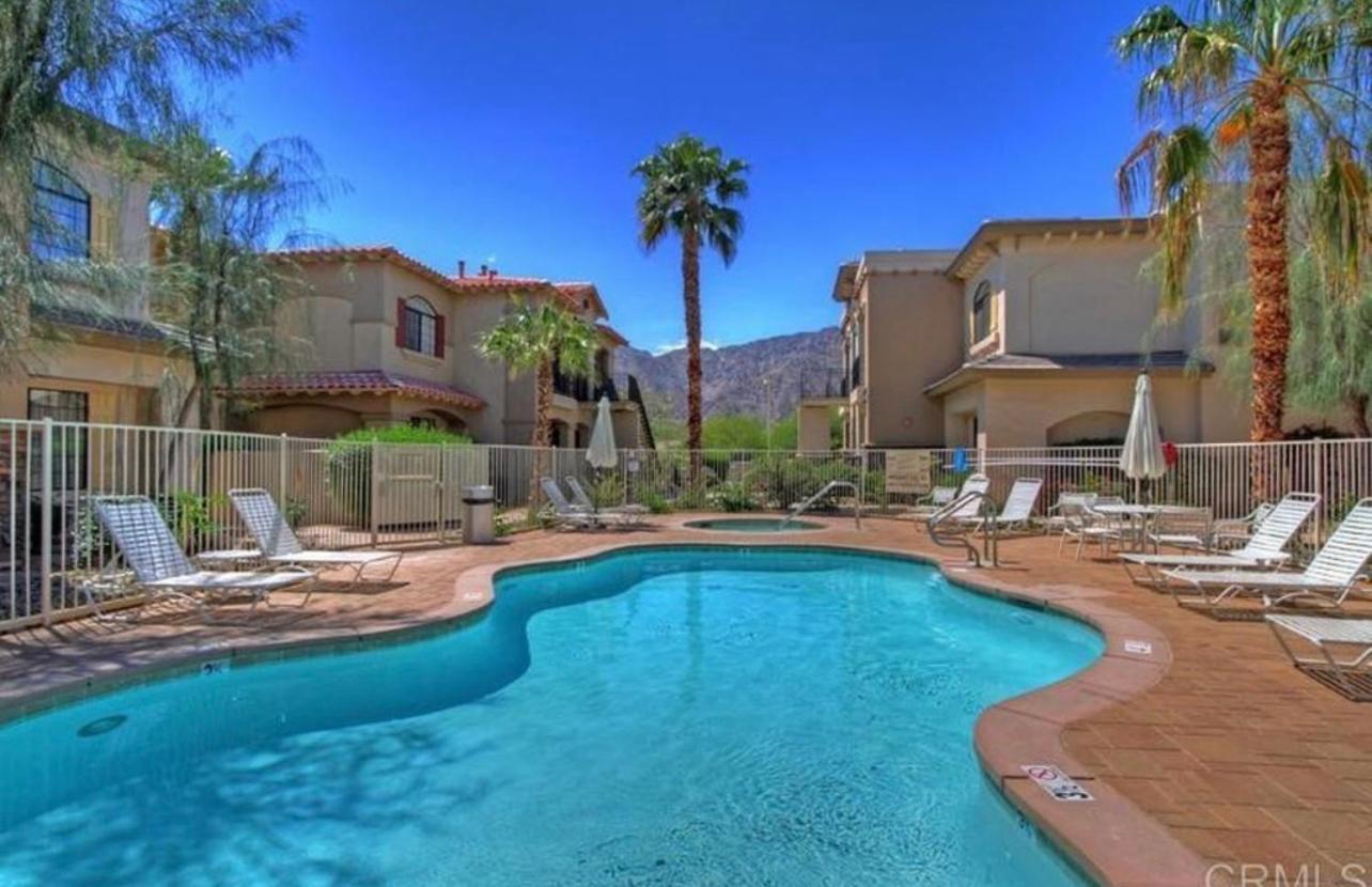 1 BR Condo Pool Hot Tub Sleeps 4 Views view 4