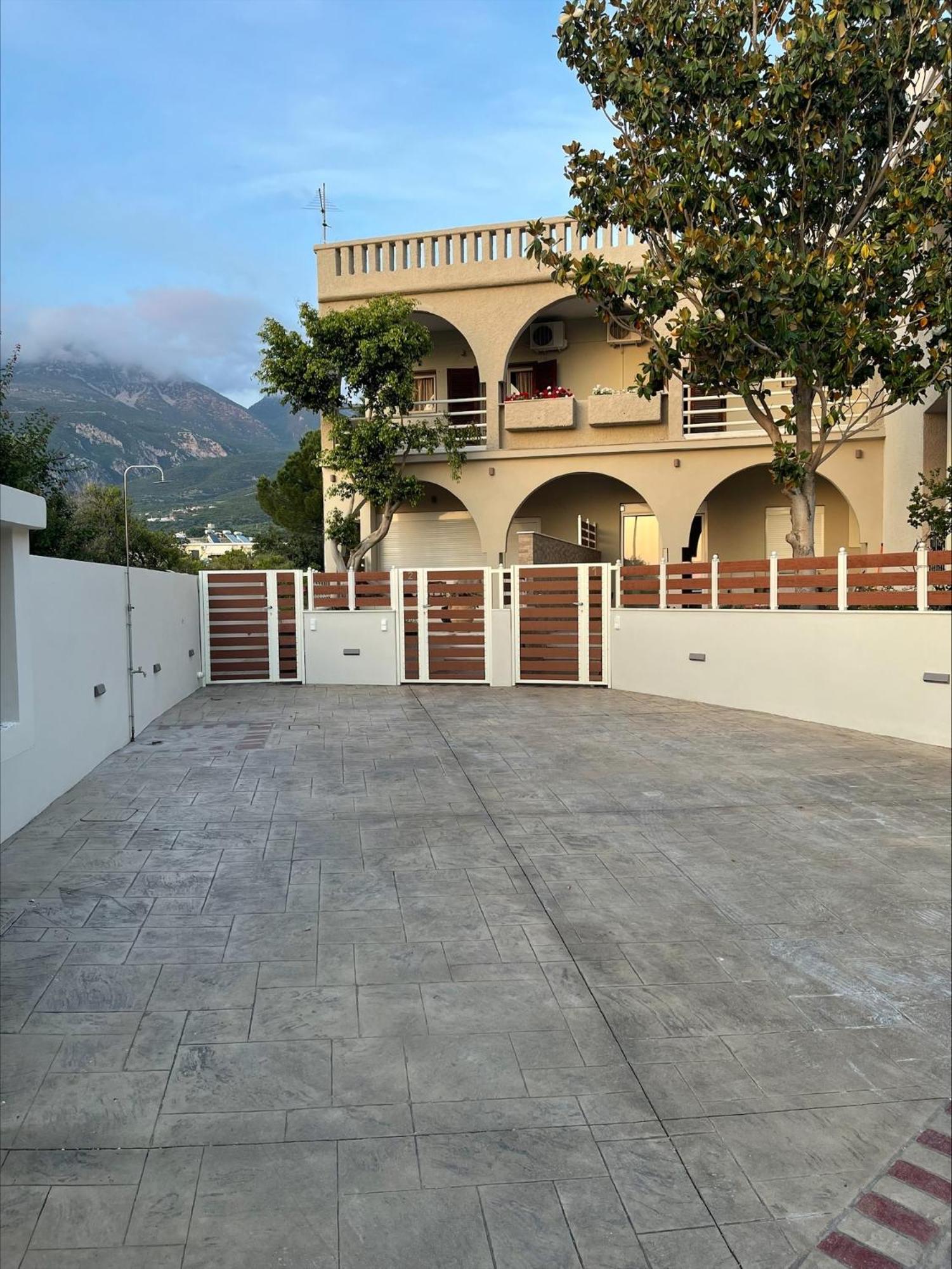 Seaside Archontiko