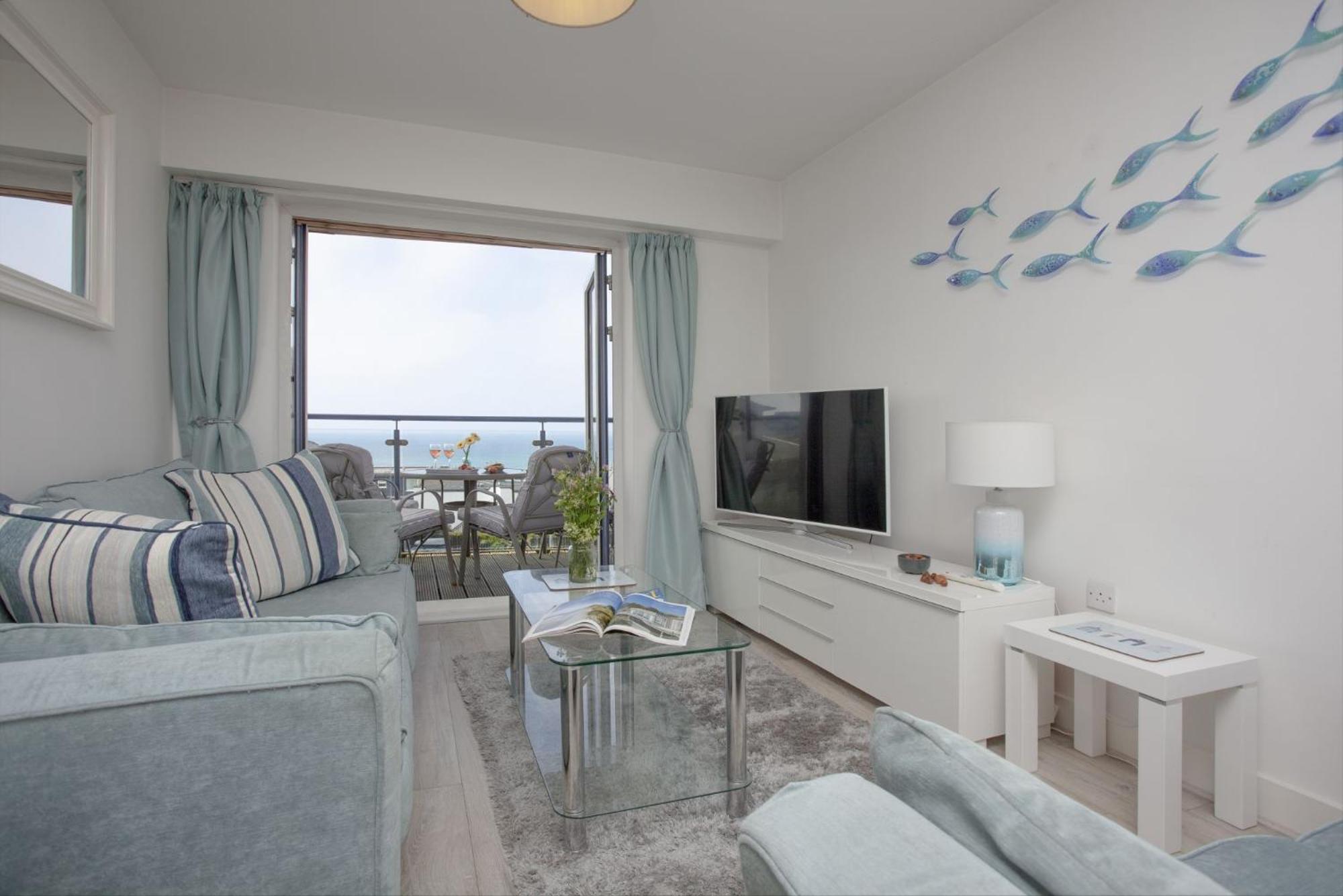 Fistral View, Pentire - Parking, Sea view, free Wifi view 2
