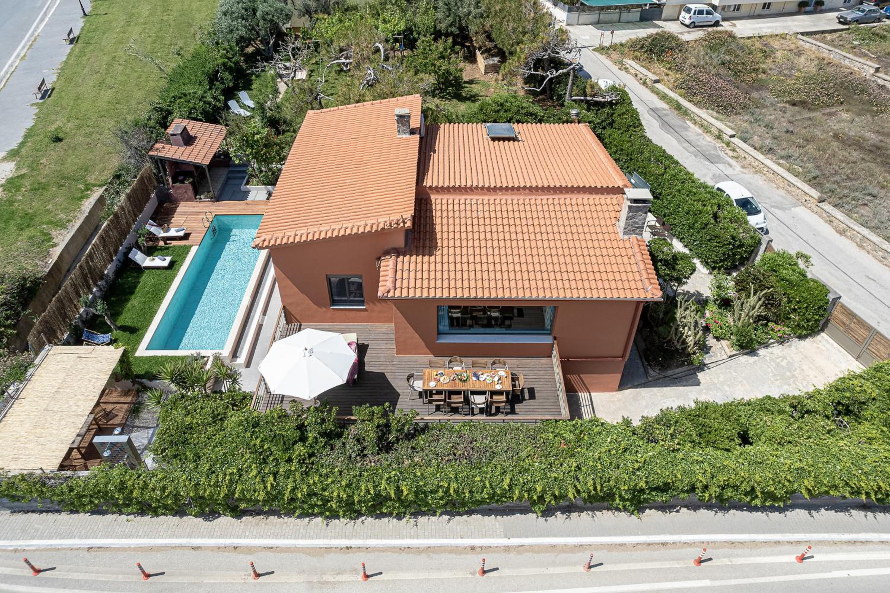 Hotel The House By The Sea - Image 1