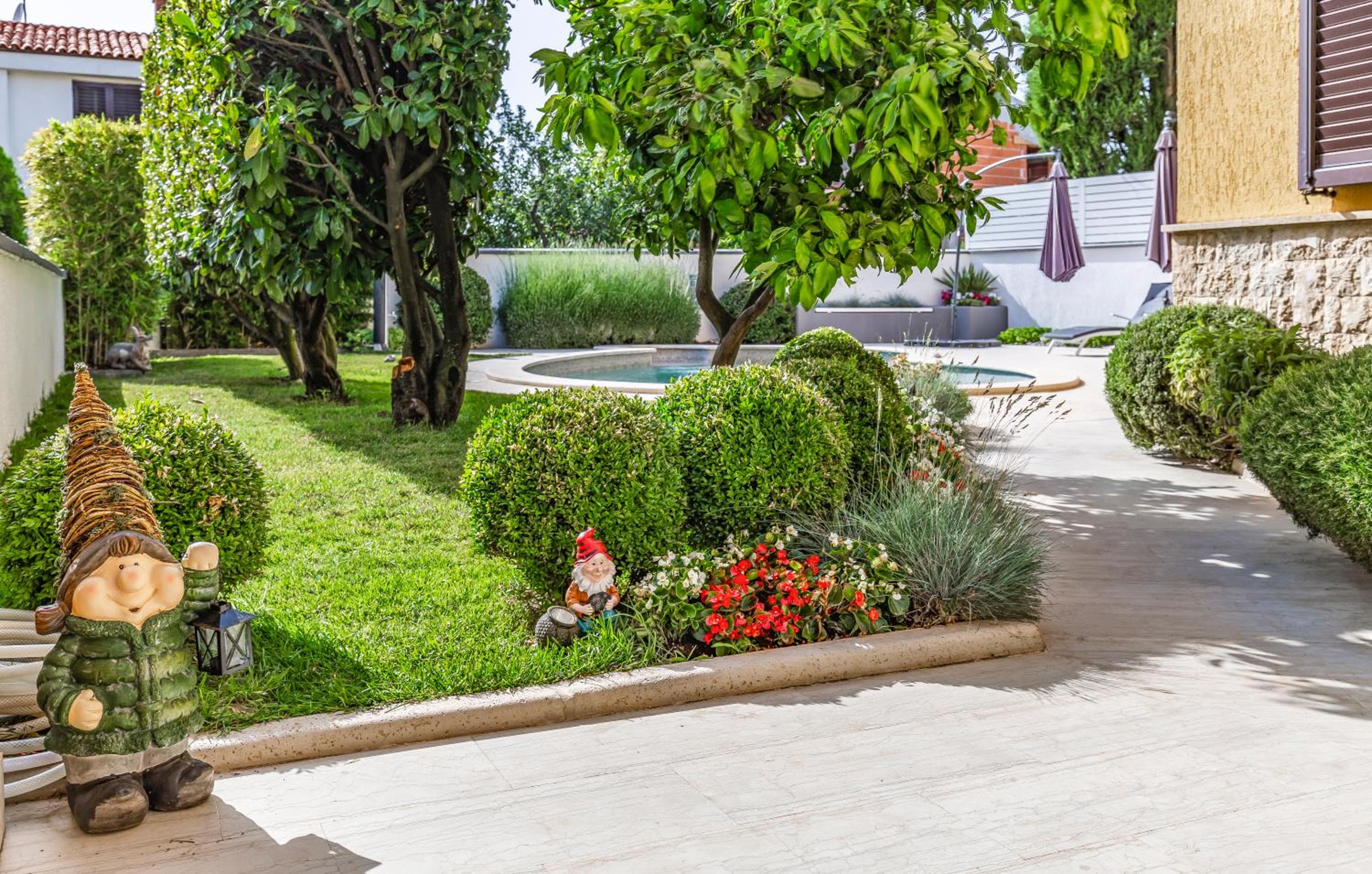 Villa Jasmine with swimming pool view 5