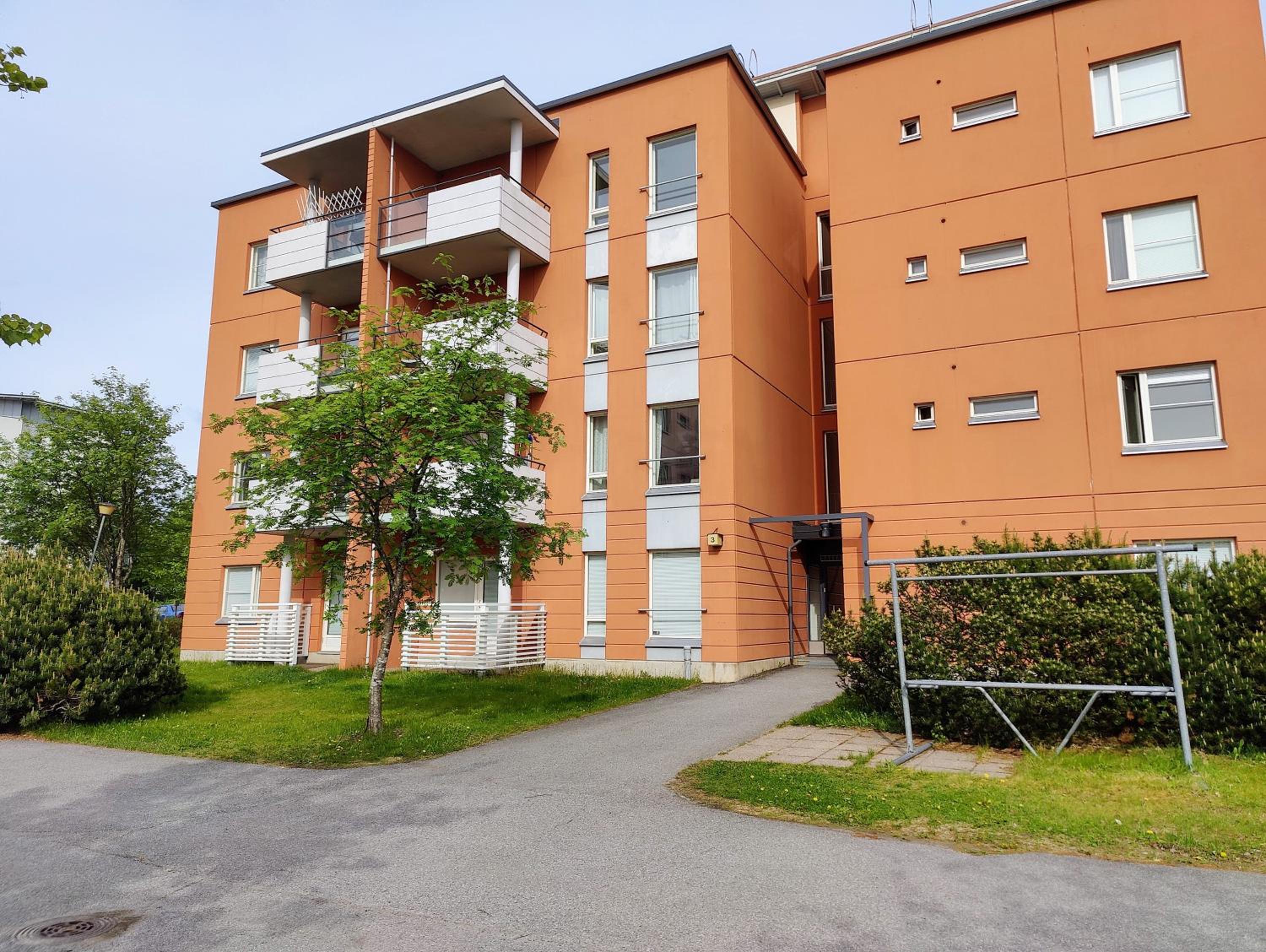 Hotel Annalan Helmi - Viihtyisä koti hyvillä kulkuyhteyksillä ja saunalla - Image 1