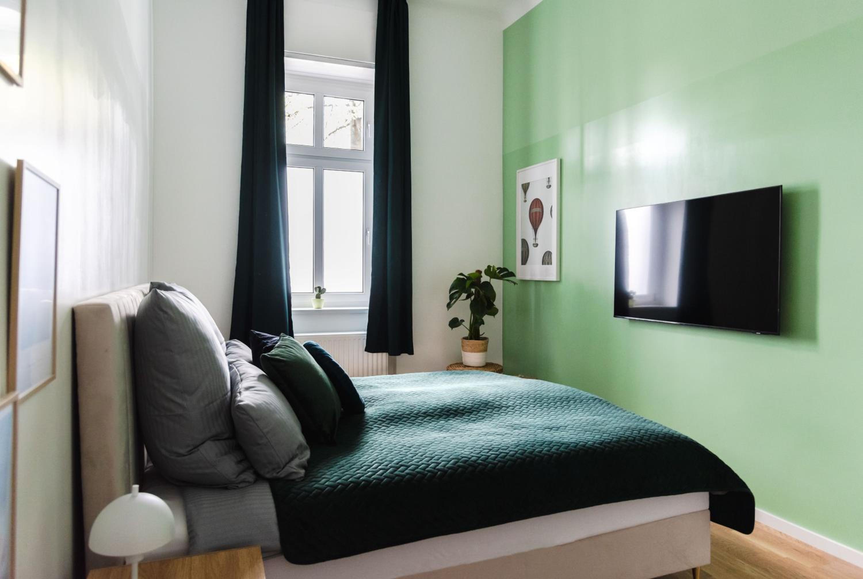 165m2 Downtown Family Suite 5BR, 3Bath, kids room, 11min Alexanderplatz