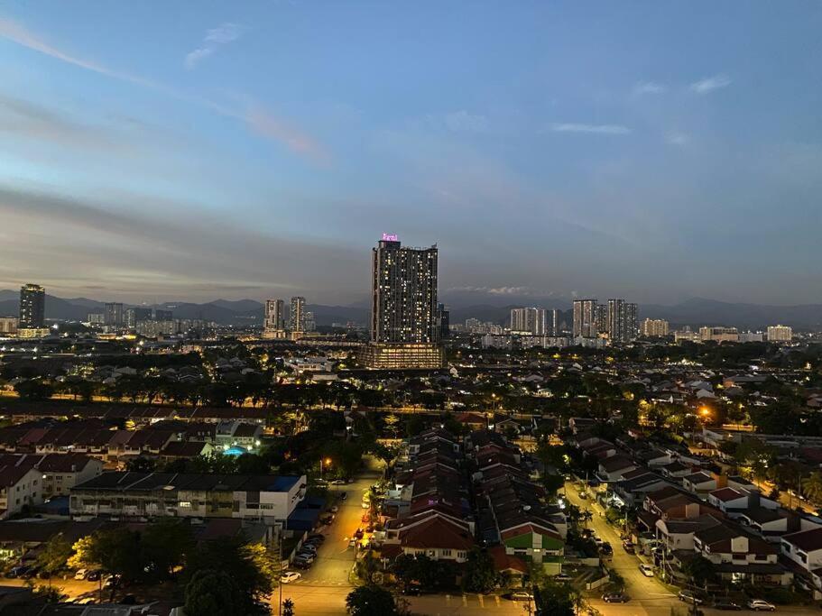 Cozy Family Suite Kepong DesaPark MontKiara Publika Mitec