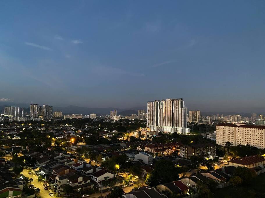 Cozy Family Suite Kepong DesaPark MontKiara Publika Mitec