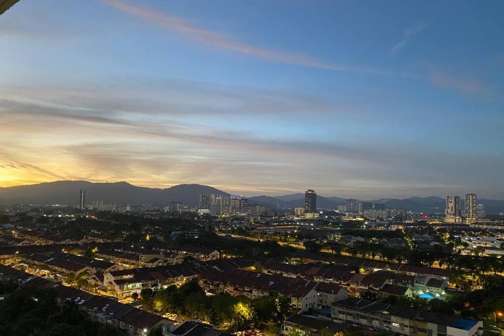 Cozy Family Suite Kepong DesaPark MontKiara Publika Mitec
