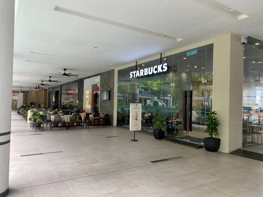 Cozy Family Suite Kepong DesaPark MontKiara Publika Mitec