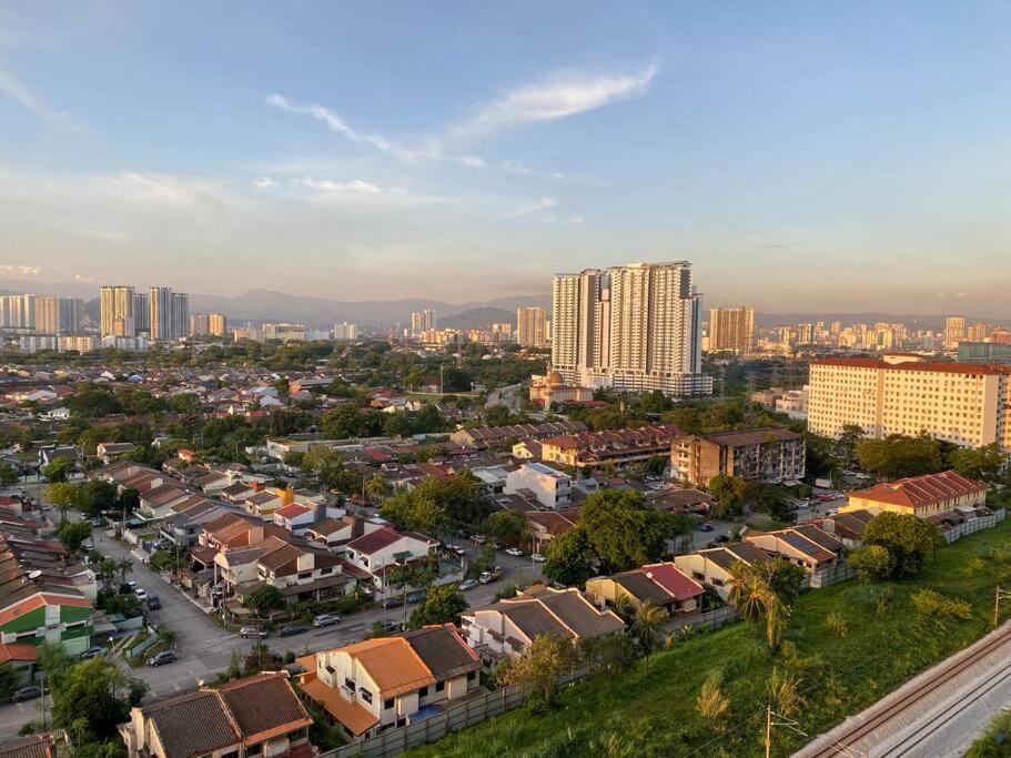 Cozy Family Suite Kepong DesaPark MontKiara Publika Mitec