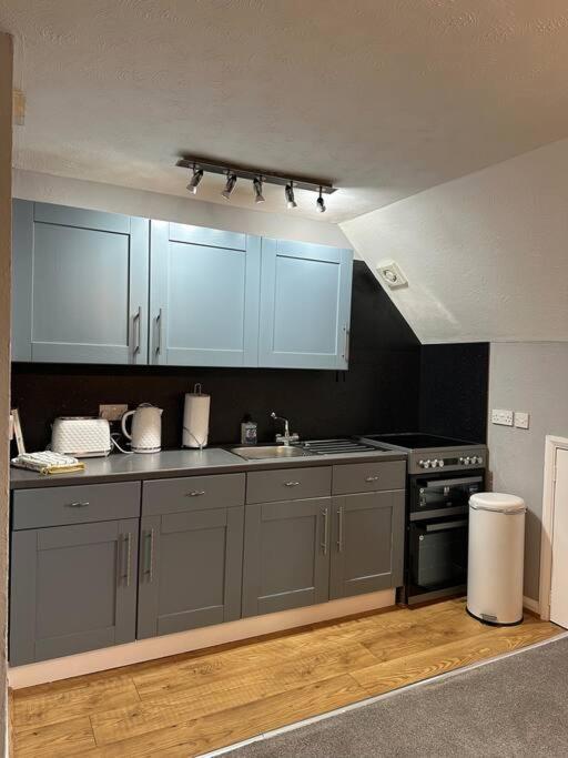 Faldouet 3 bed flat in Rock view 3