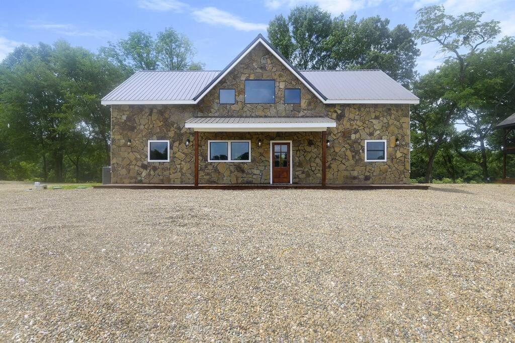 Hotel Pets OK! Hot Tub, Waterfront, Starlink, Firepit - Image 1