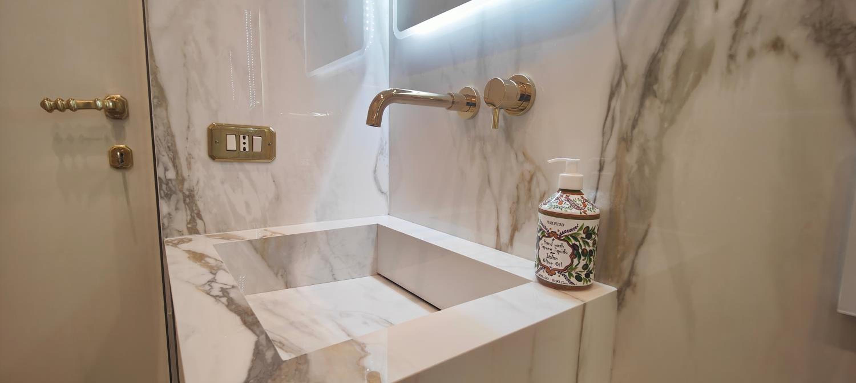 Marcora 6b luxury living apartment in Brera - 15min walk to Duomo