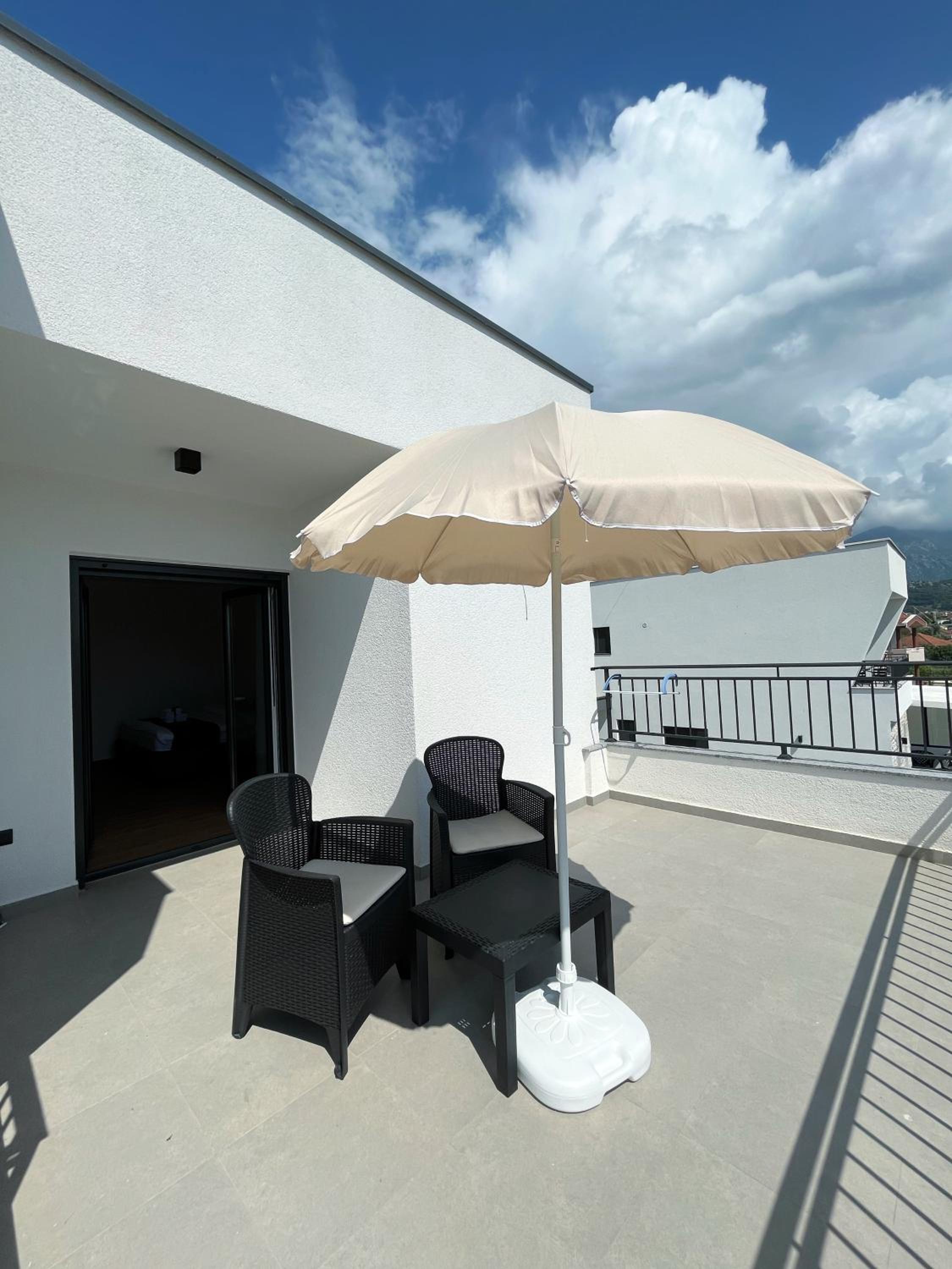 Lana apartmani