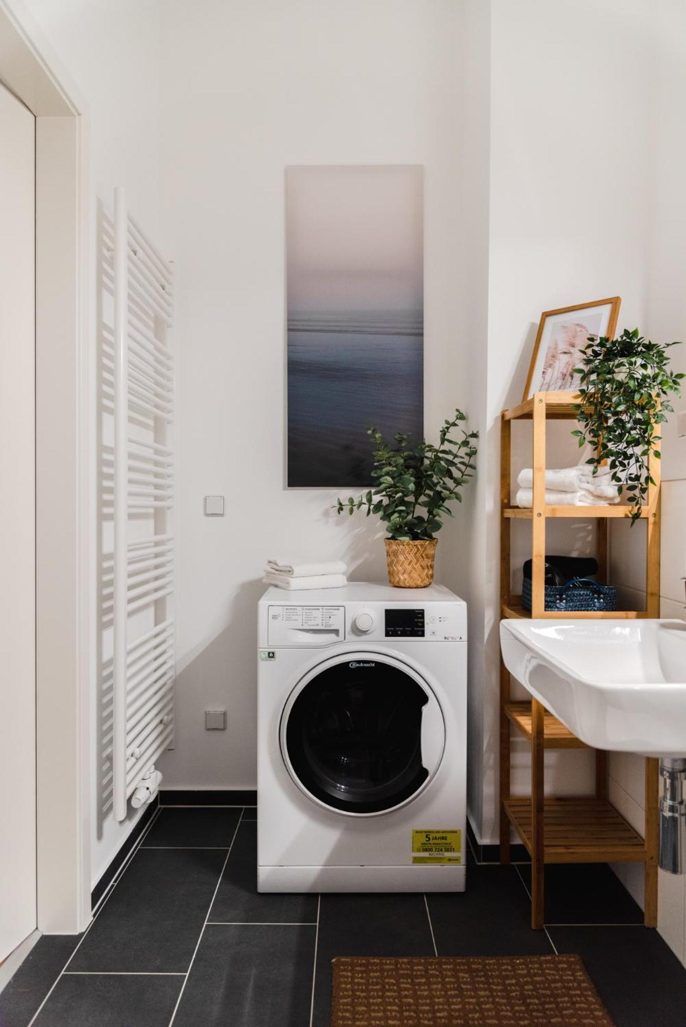 165m2 Downtown Family Suite 5BR, 3Bath, kids room, 11min Alexanderplatz