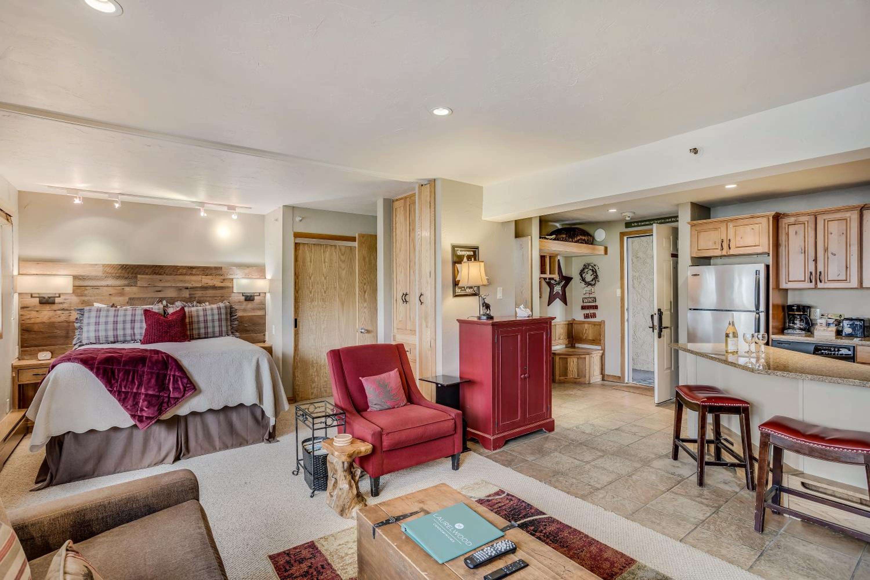 Laurelwood Condominiums 110 view 4
