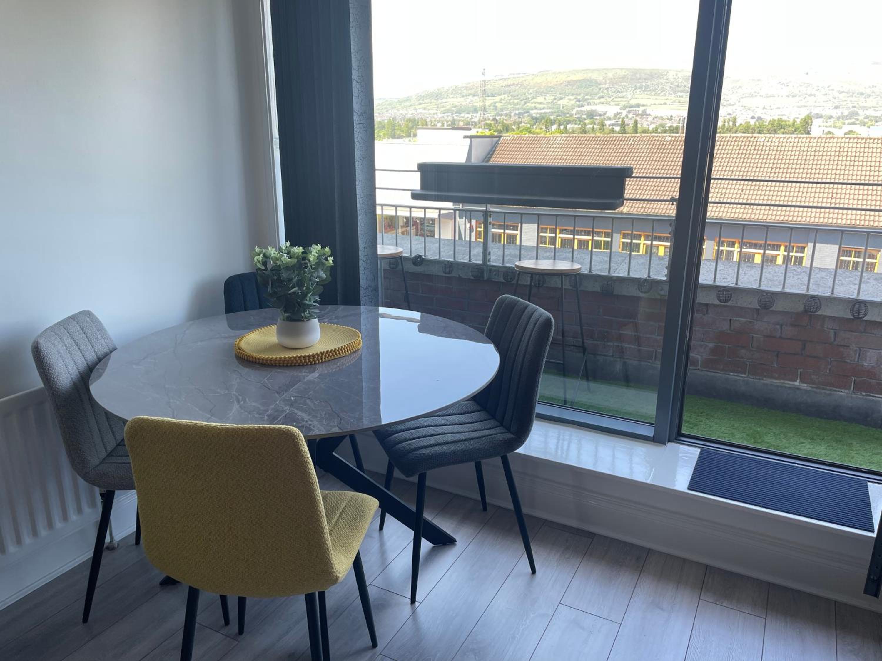 Lux Lisburn Road, Belfast view 4