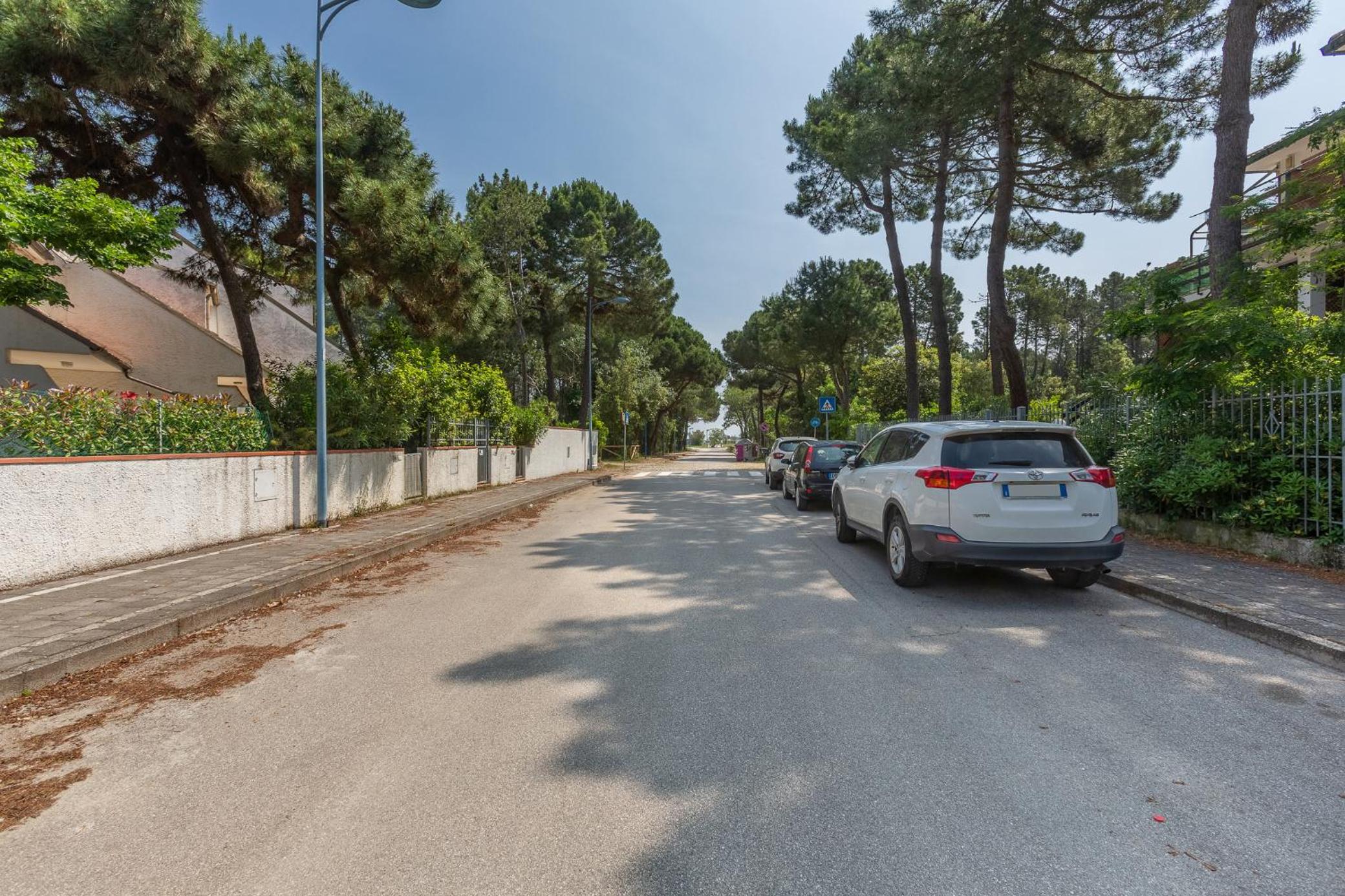 GuestHost - Lido di Spina Duplex Apartment view 5