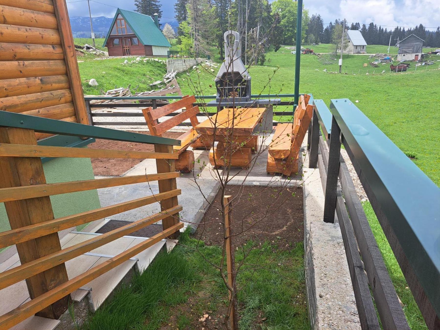 Photo 10