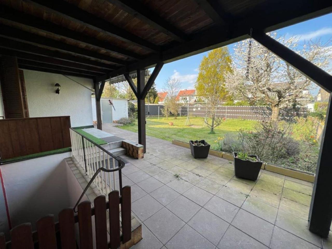 Cozy villa with garden, balcony and parking area in Düsseldorf