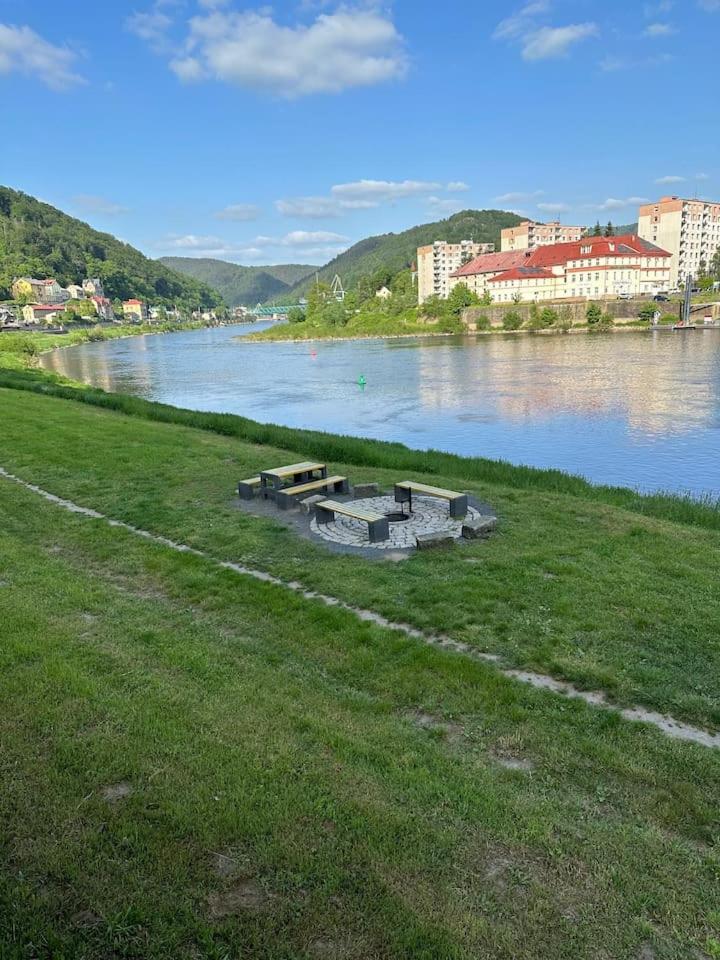 U Bocmana s výhledem na zámek a Labe