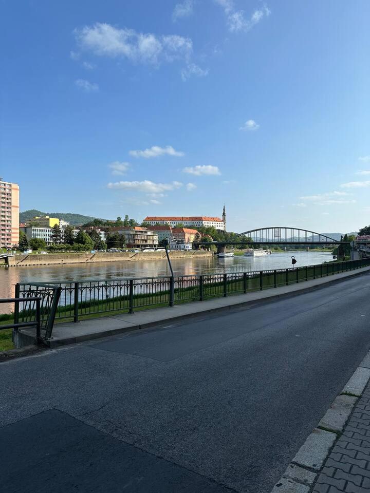 U Bocmana s výhledem na zámek a Labe