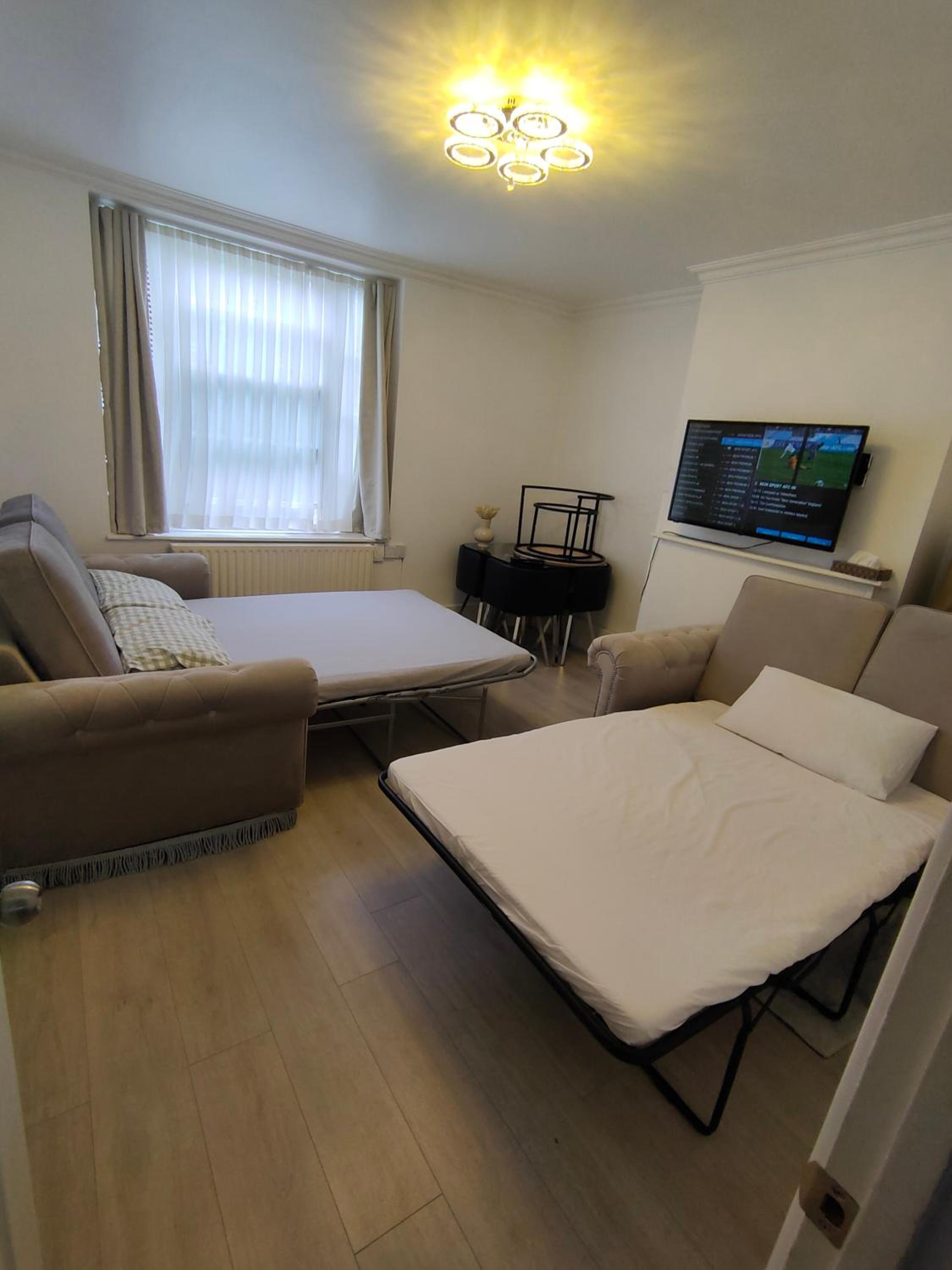 New look flat In Waterloo