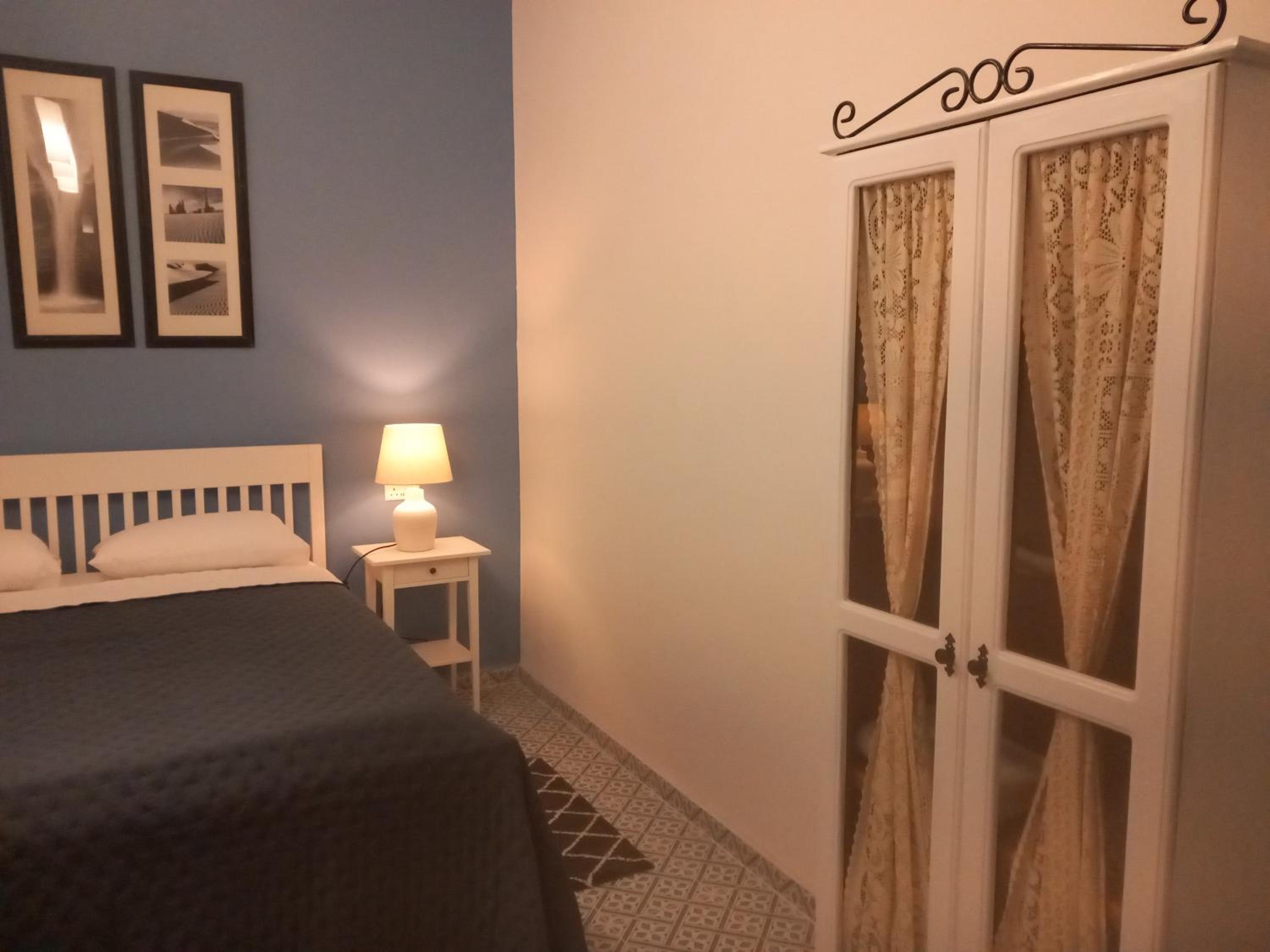 Door Nine -Townhouse with harbour views