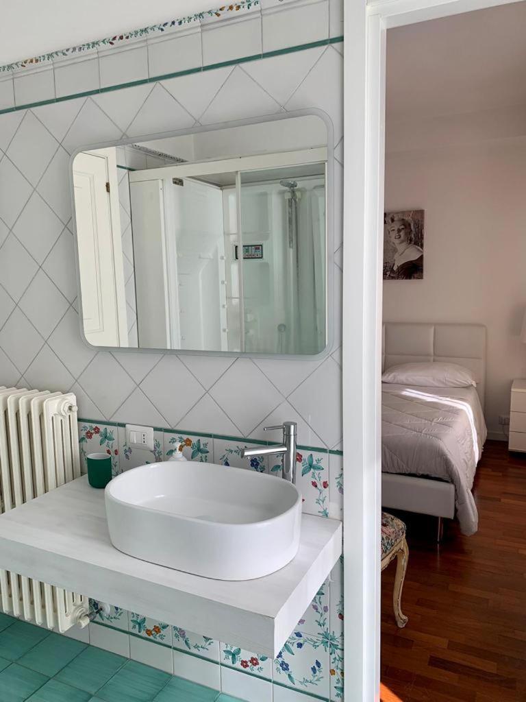 B&B Vela Sea