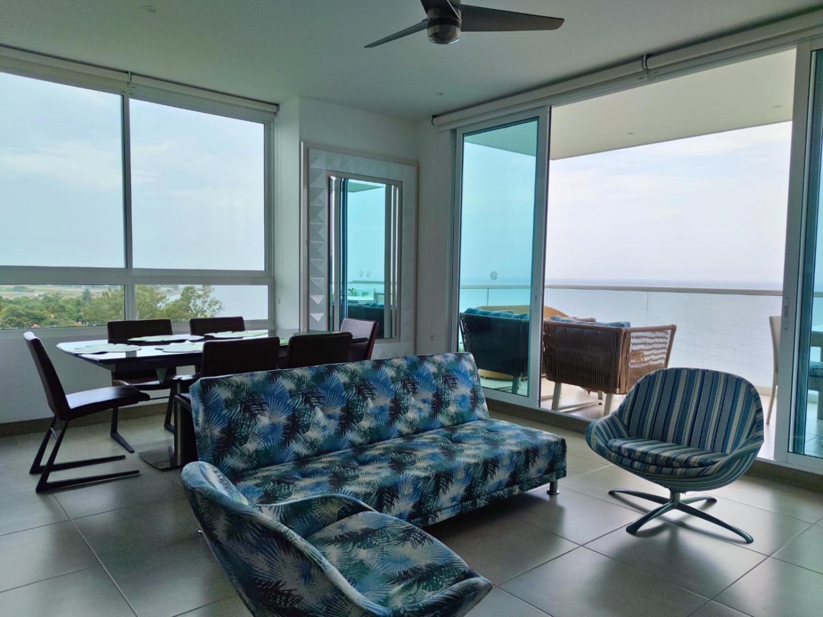 Playa Dormida 2. Hermoso apartamento frente al mar