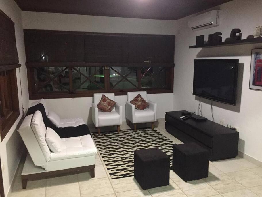Casa R1 em condomínio fechado frente a praia Maresias