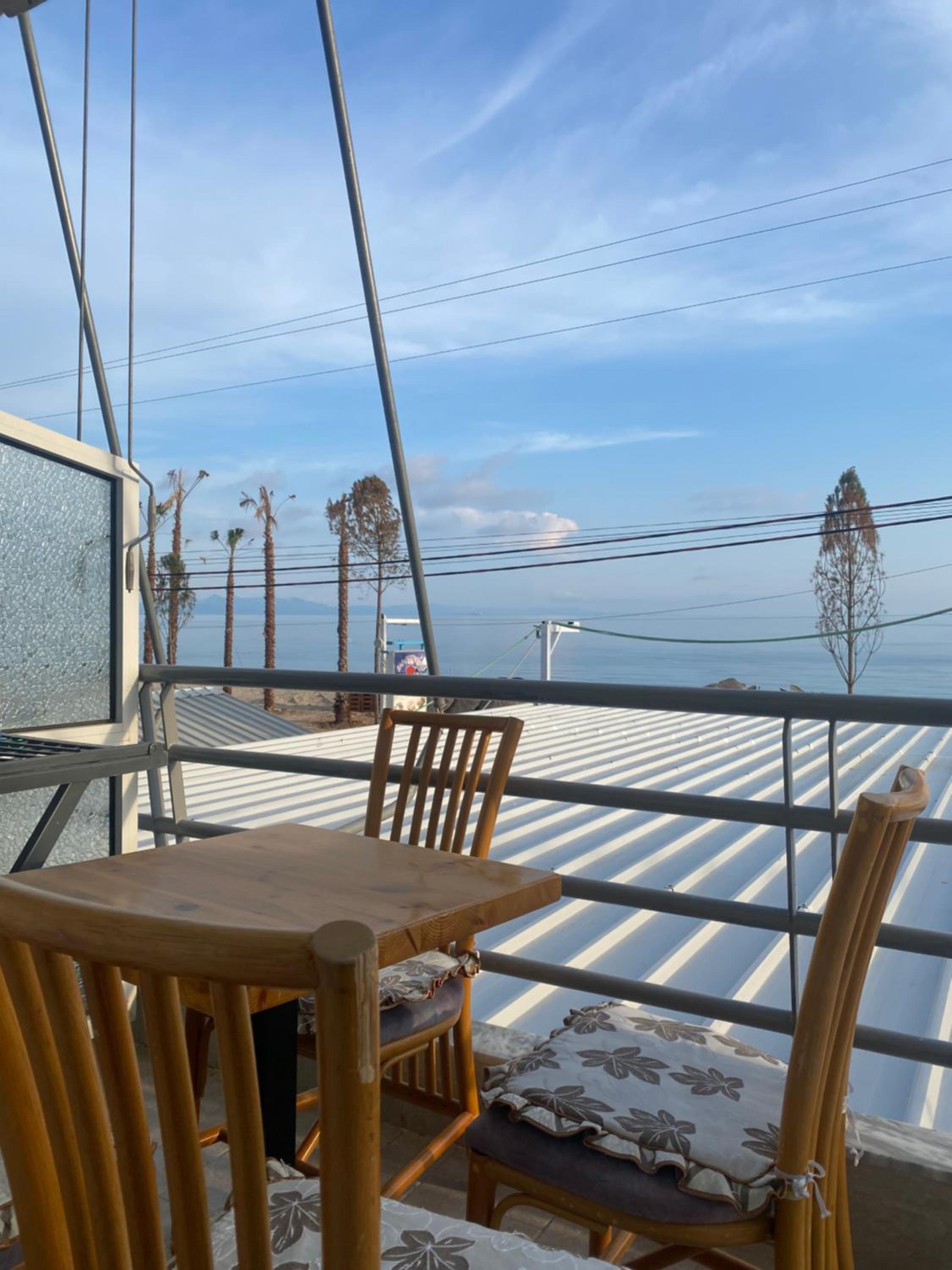 Wave n' Sea Apartments