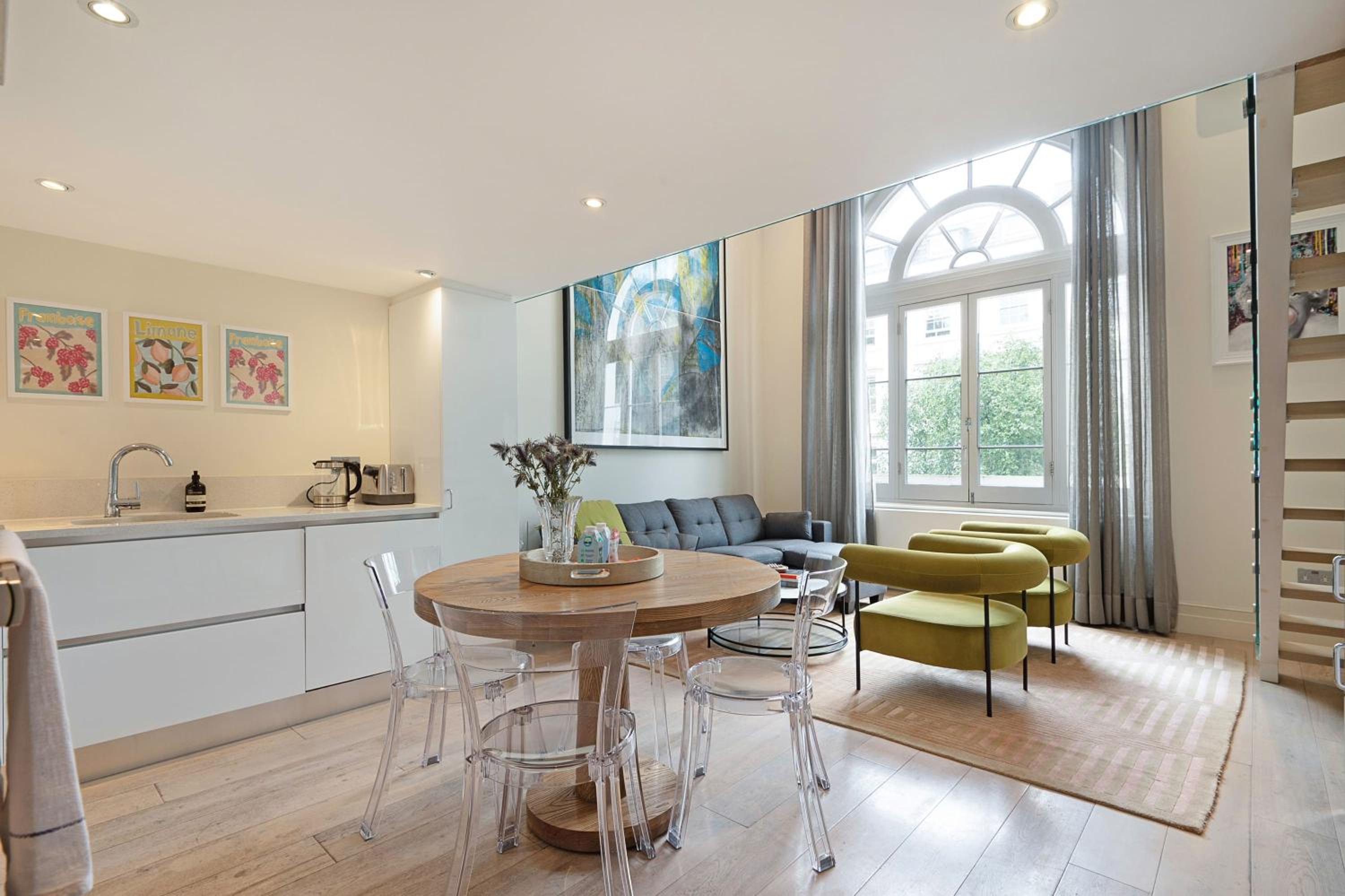 The Artists Hideaway-2 bed mezzanine in Paddington