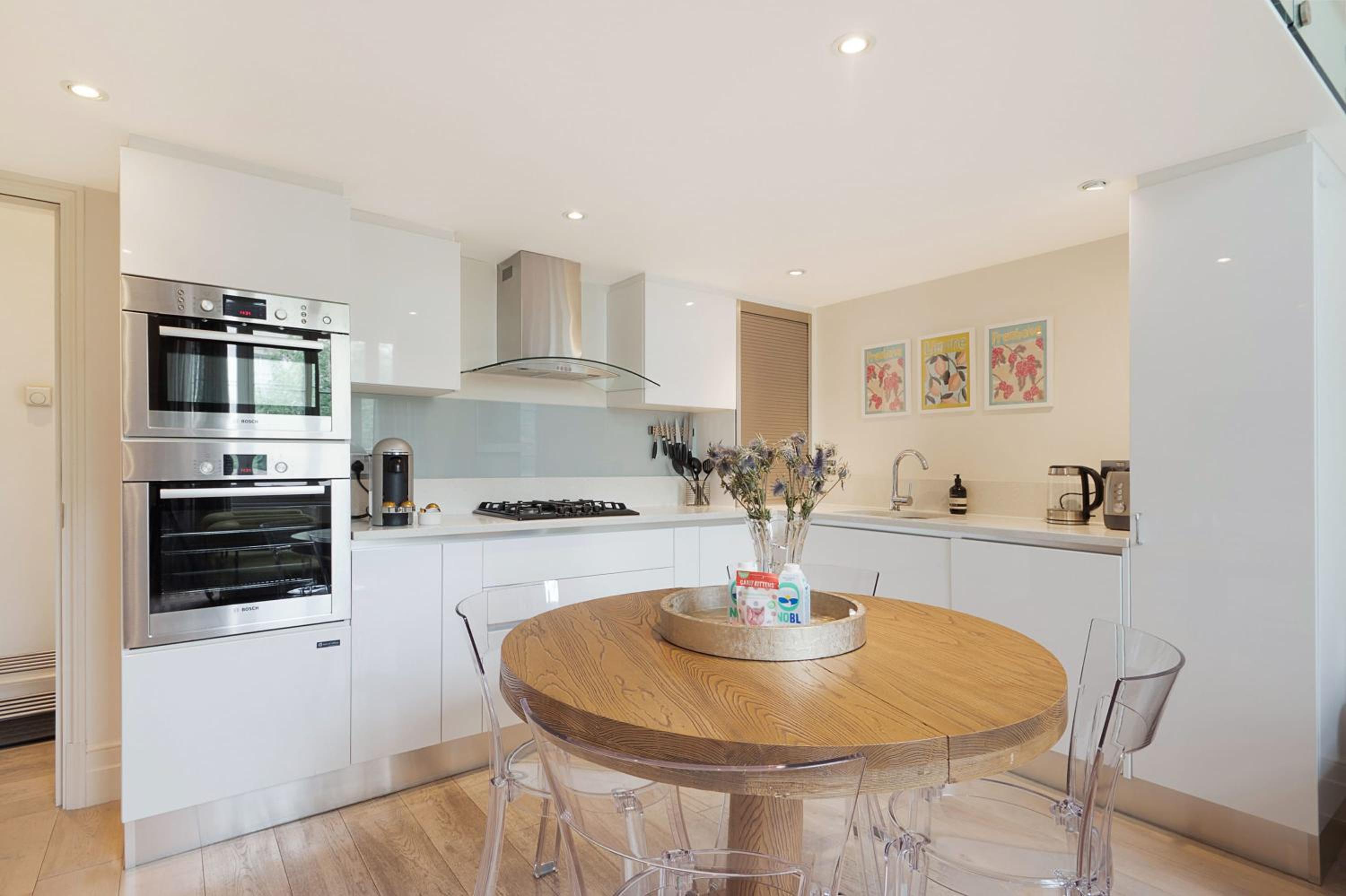 The Artists Hideaway-2 bed mezzanine in Paddington