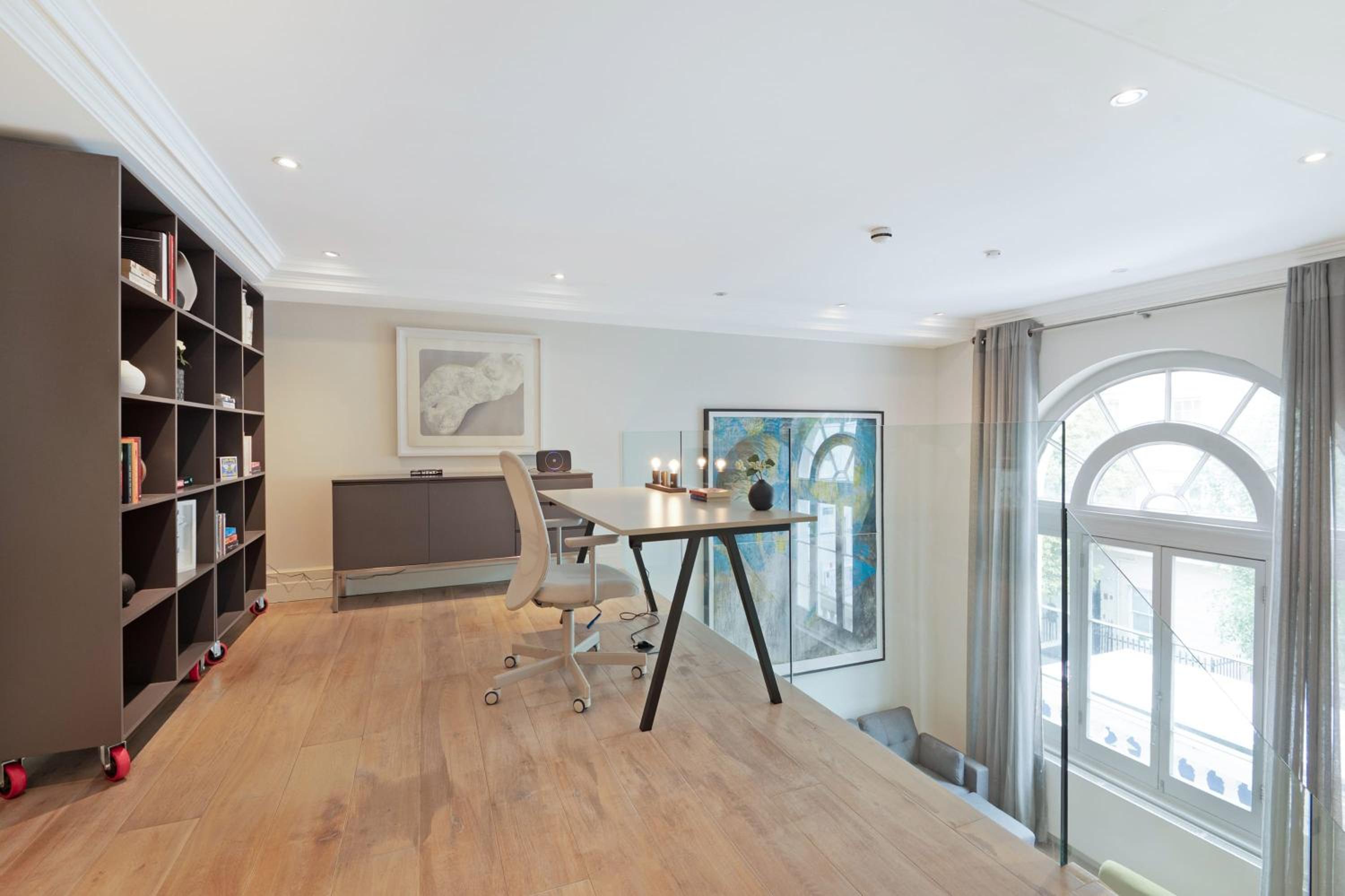 The Artists Hideaway-2 bed mezzanine in Paddington