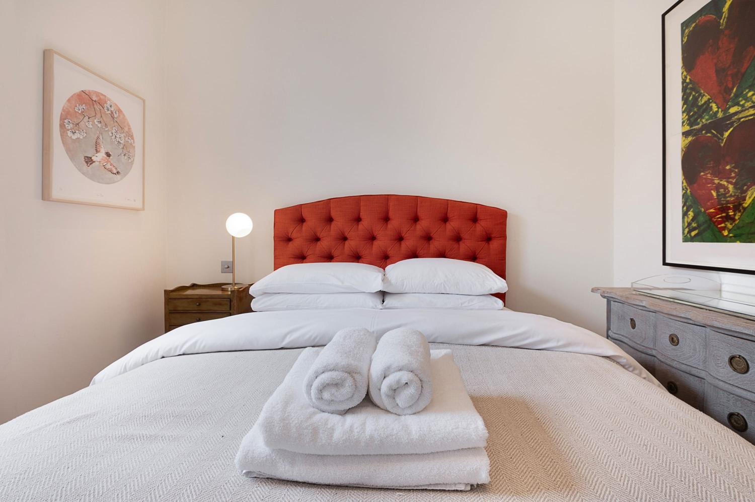 The Artists Hideaway-2 bed mezzanine in Paddington