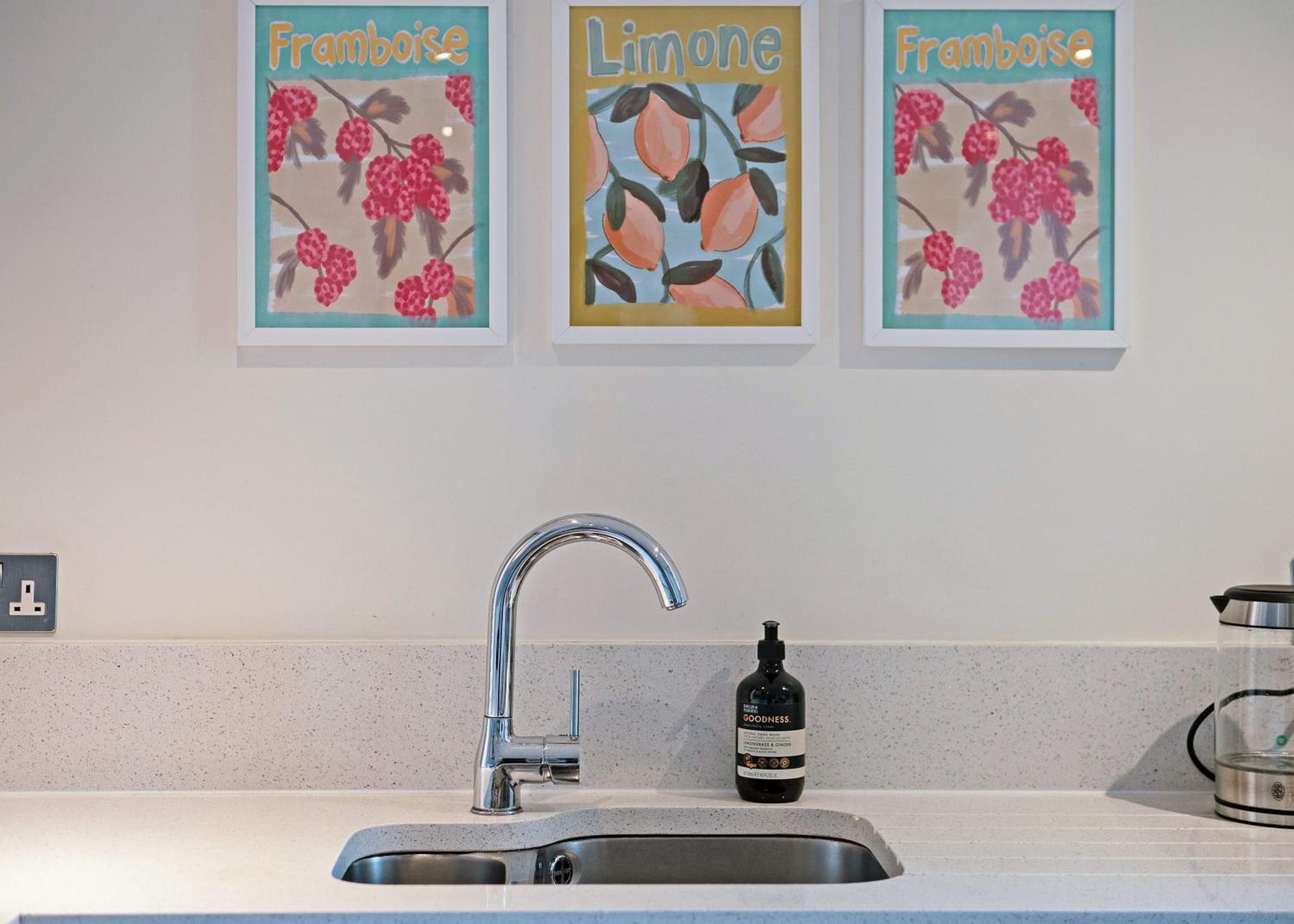 The Artists Hideaway-2 bed mezzanine in Paddington