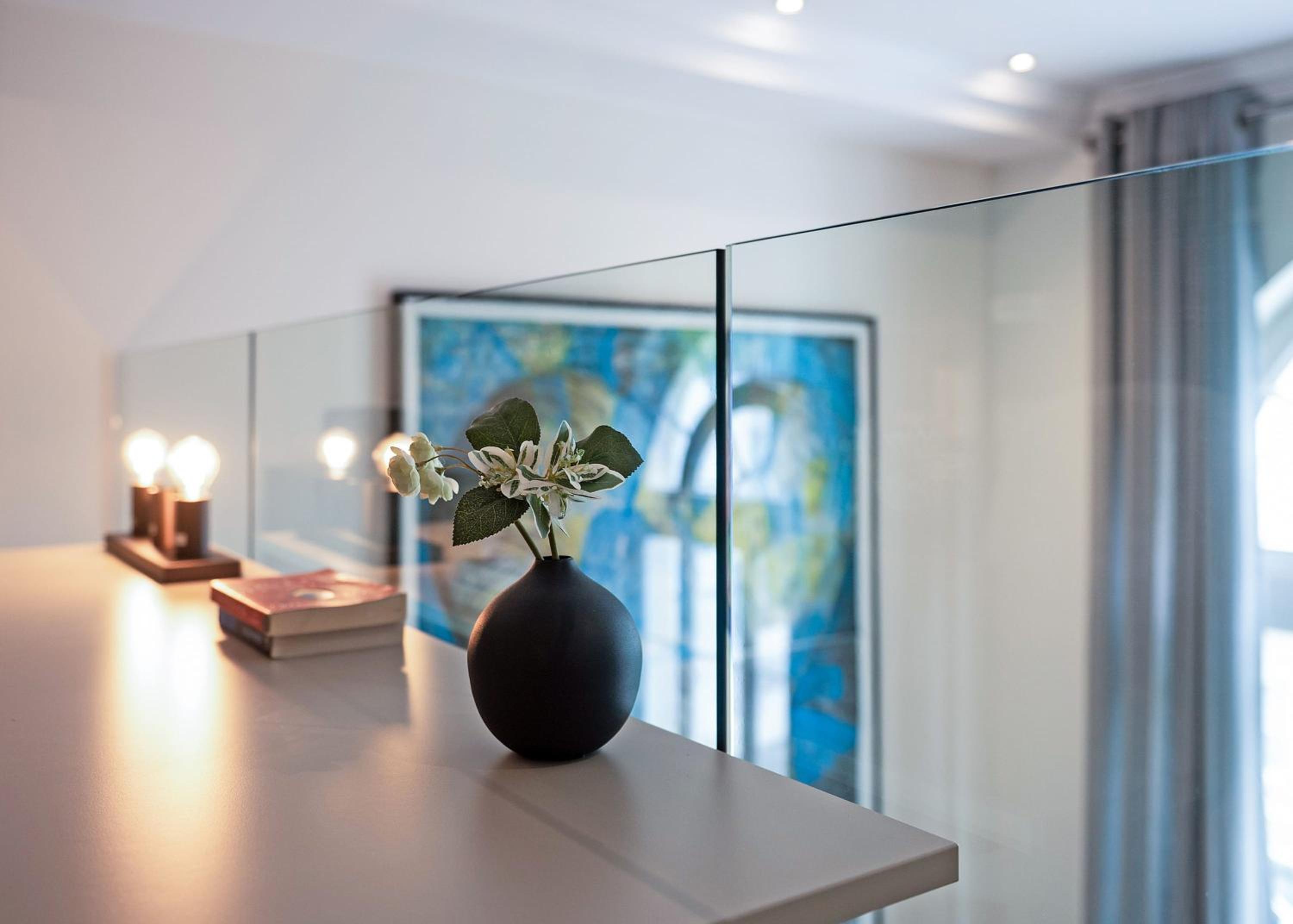 The Artists Hideaway-2 bed mezzanine in Paddington