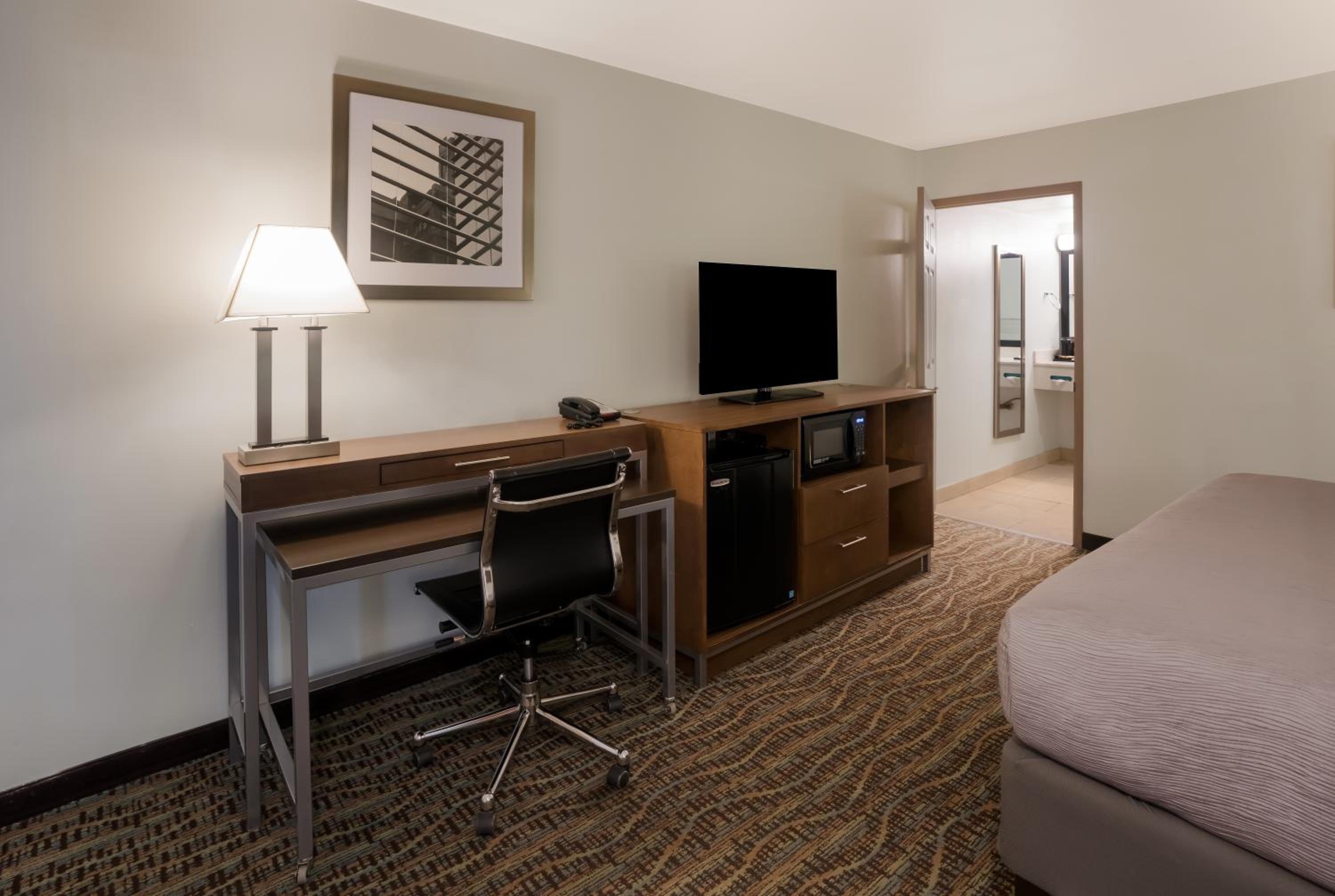 Fairfield Vacations - Quality Inn Fairfield Napa Valley Area - Property Image 6