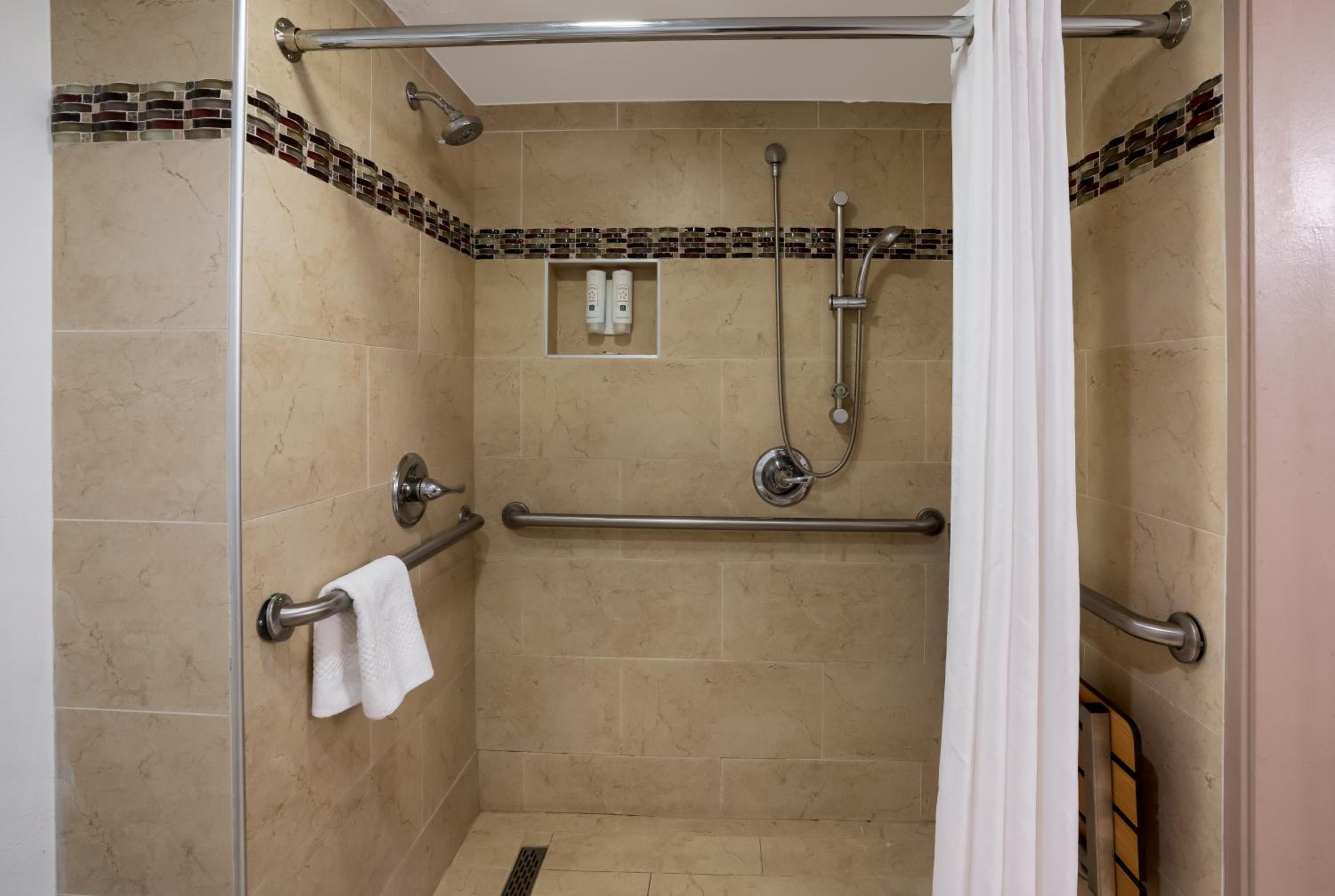 Fairfield Vacations - Quality Inn Fairfield Napa Valley Area - Property Image 11