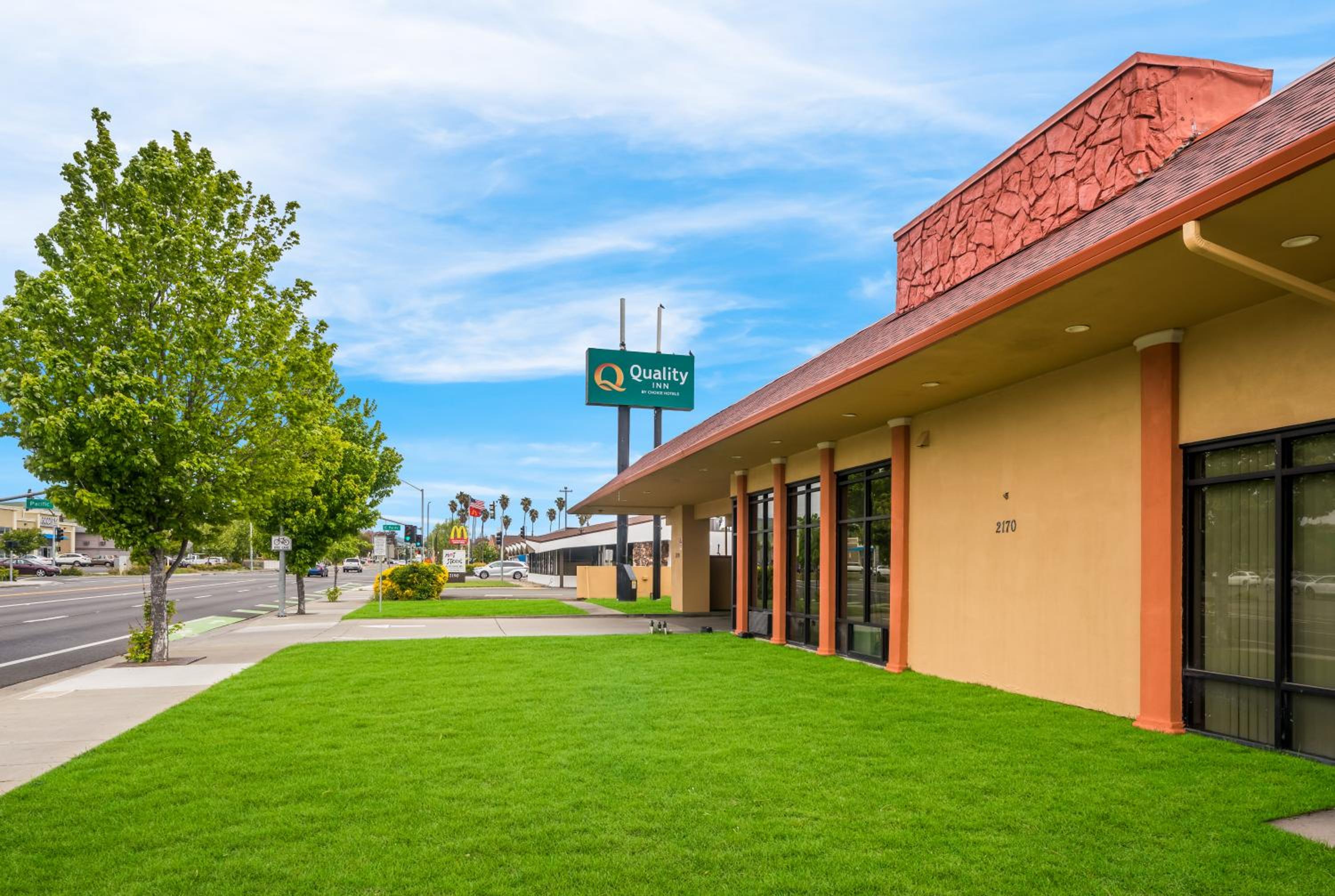 Fairfield Vacations - Quality Inn Fairfield Napa Valley Area - Property Image 2