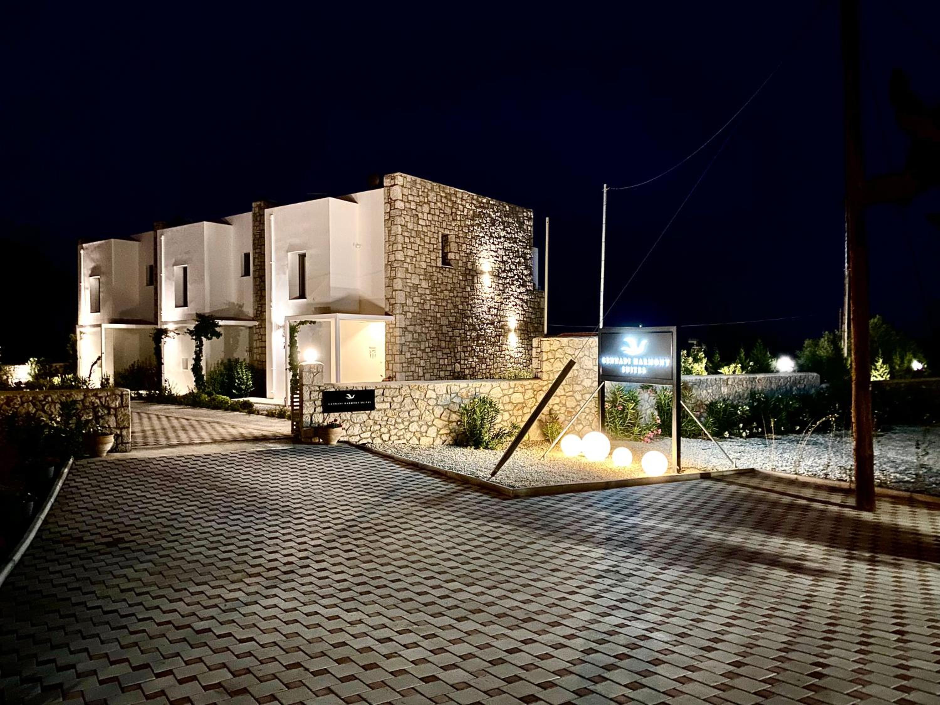 Hotel Gennadi Harmony Suites - 200 m from the sea - Image 1