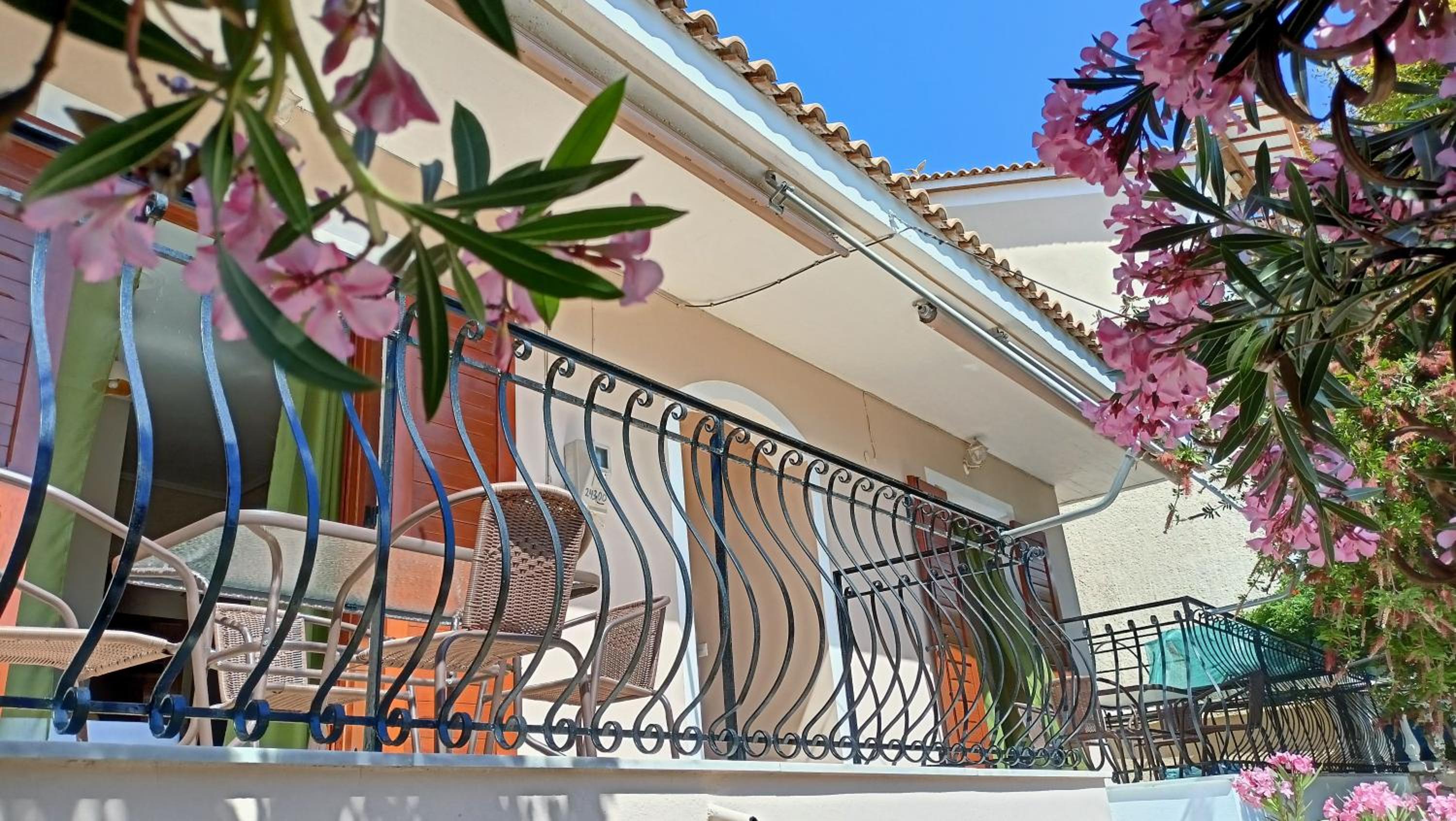 Pandesia Apartments photo 3